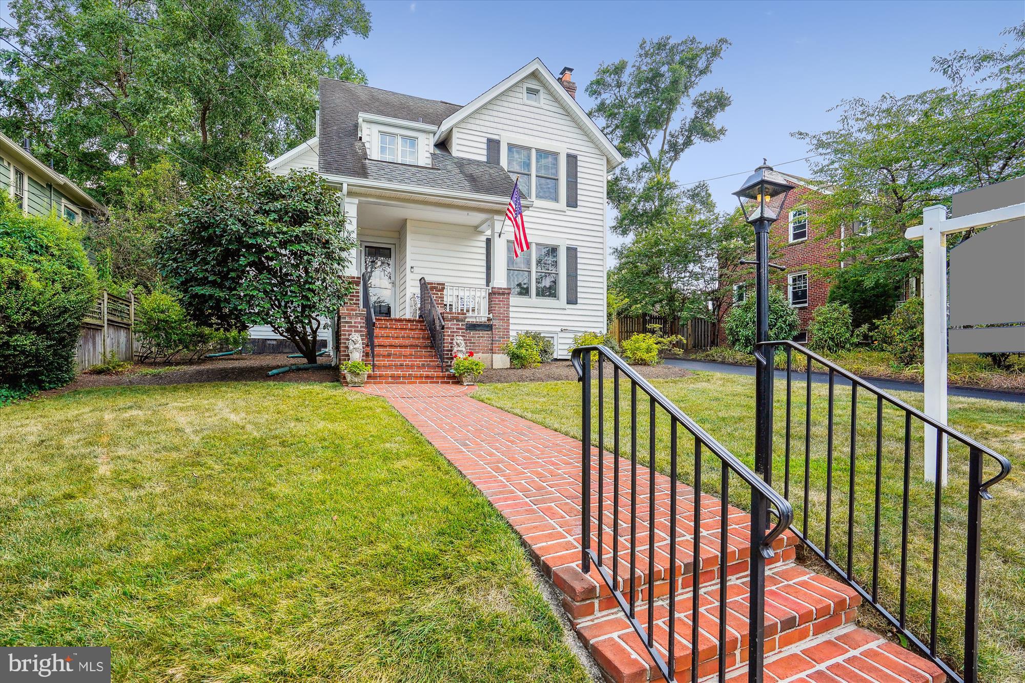 WAVERLY HILLS - Residential