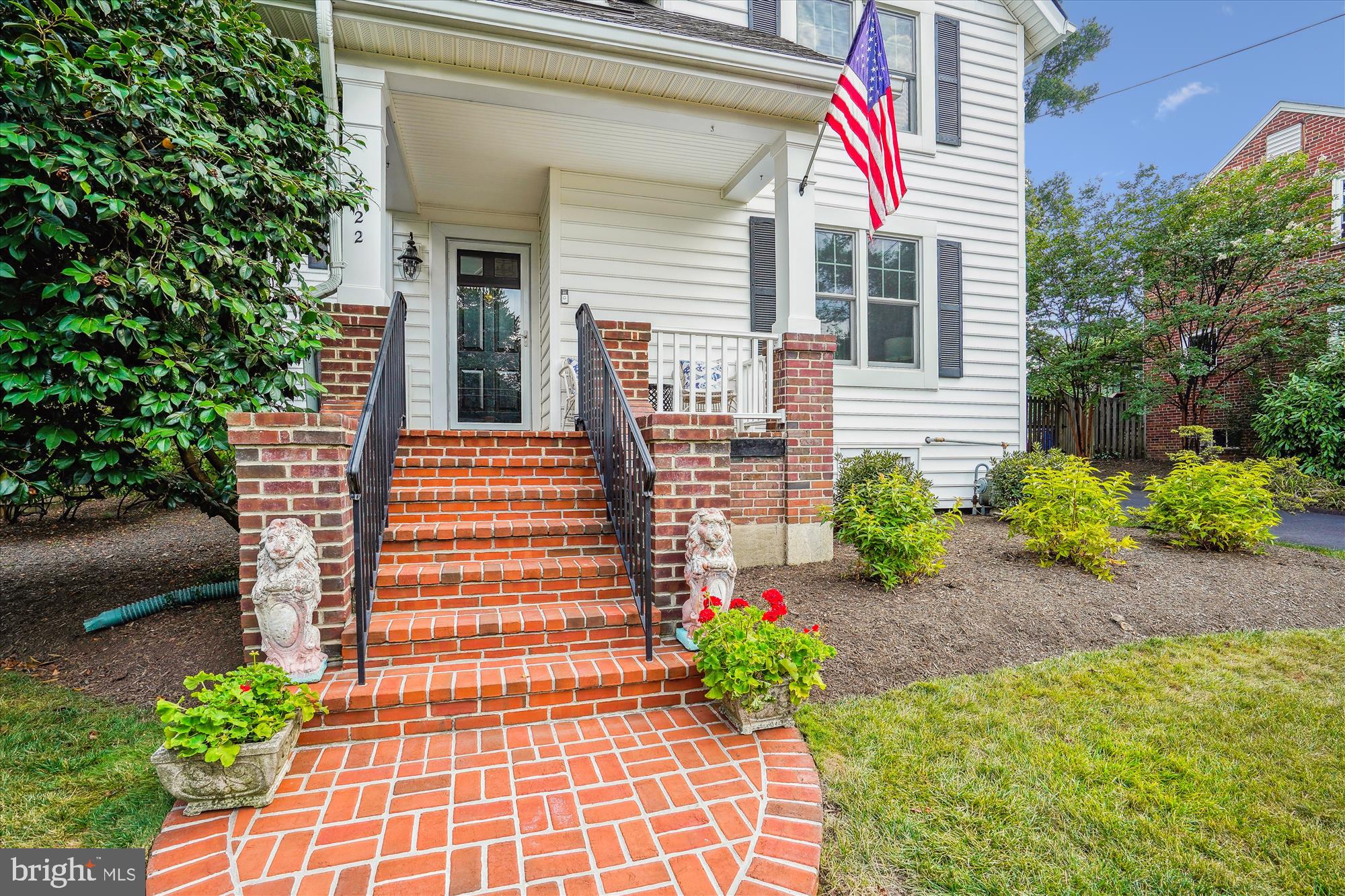 WAVERLY HILLS - Residential