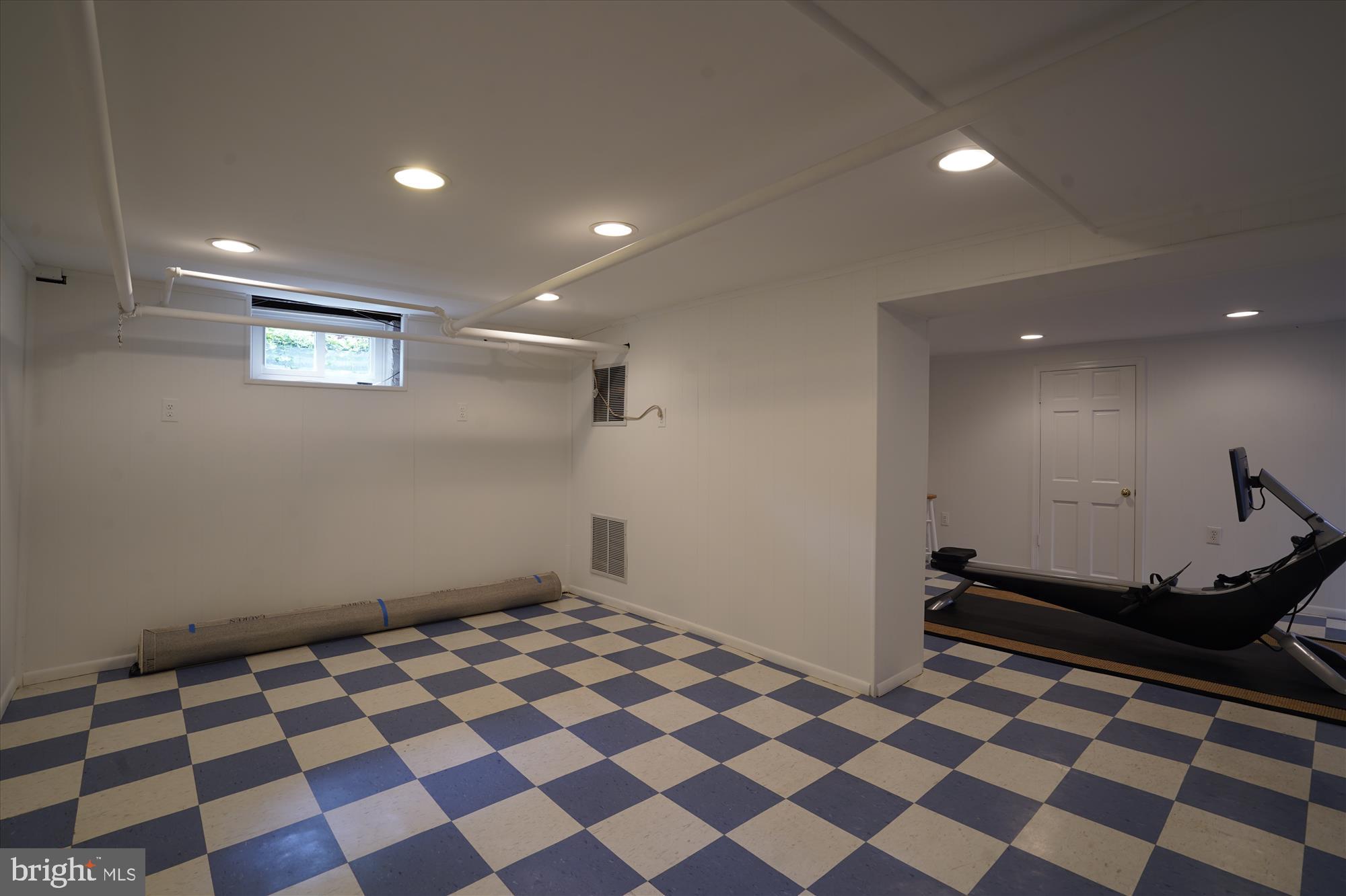 WAVERLY HILLS - Residential