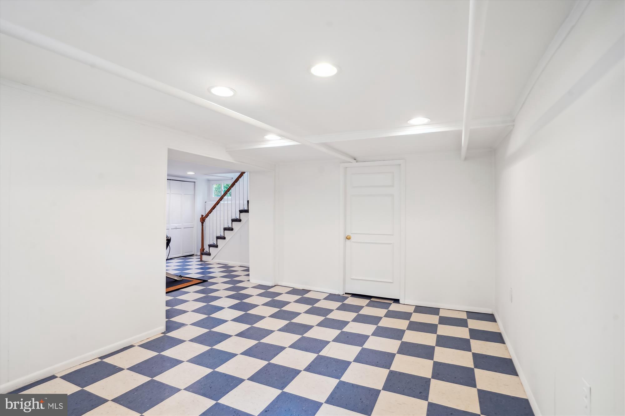 WAVERLY HILLS - Residential