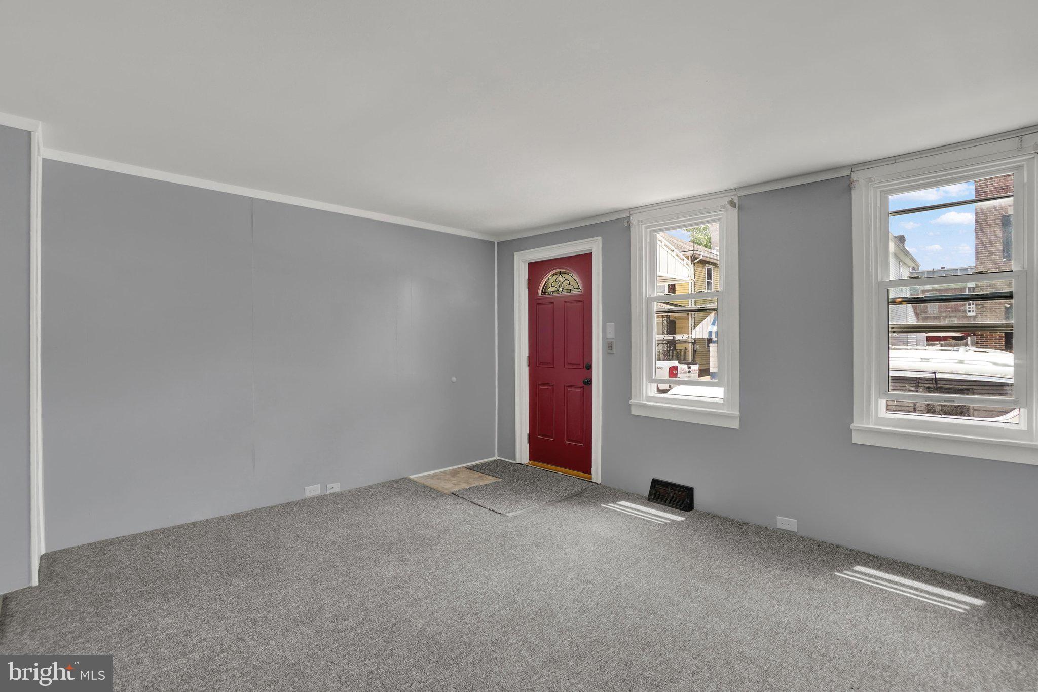 943 E KING STREET