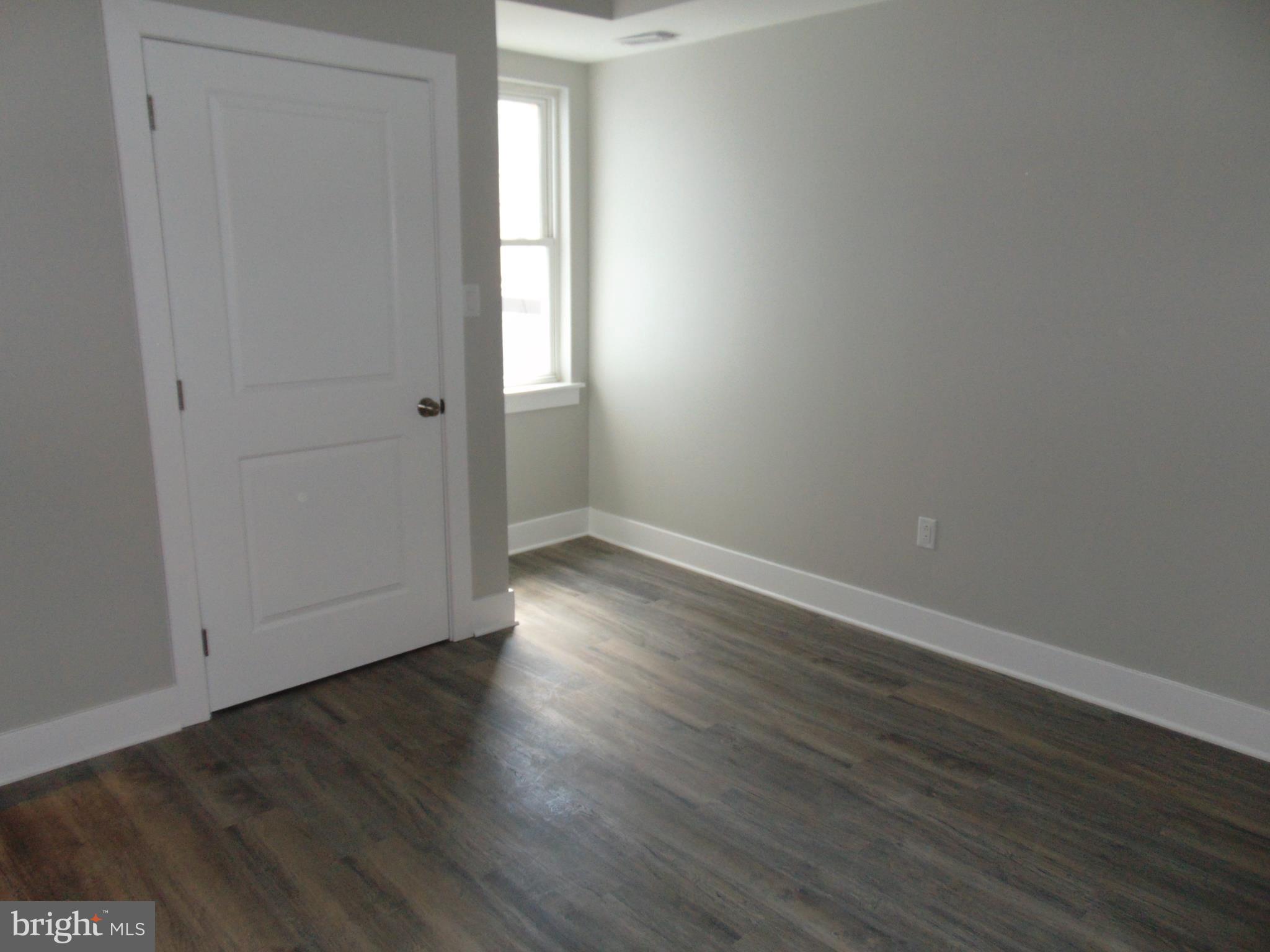 DOWNTOWN - Residential Lease