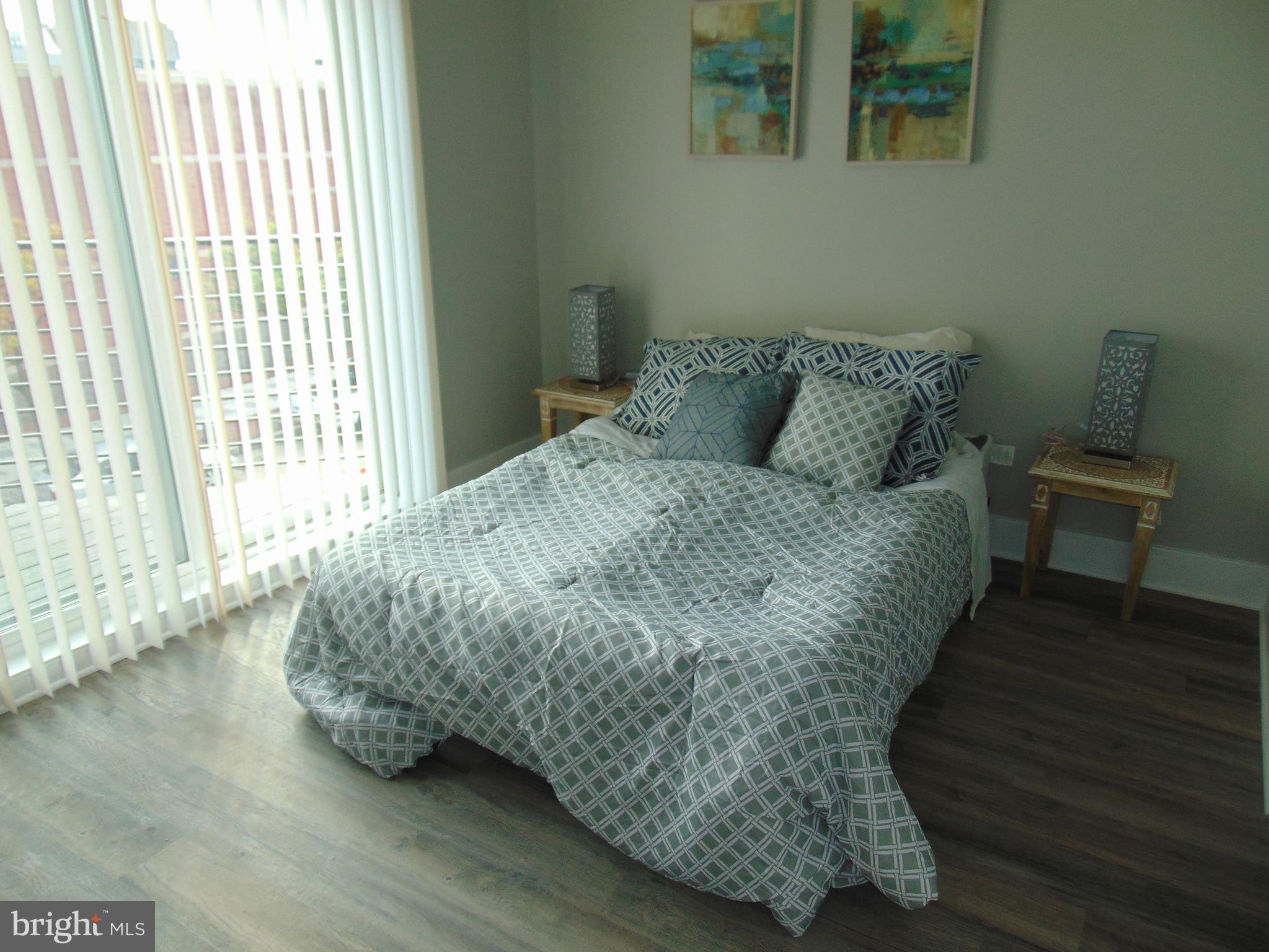 DOWNTOWN - Residential Lease