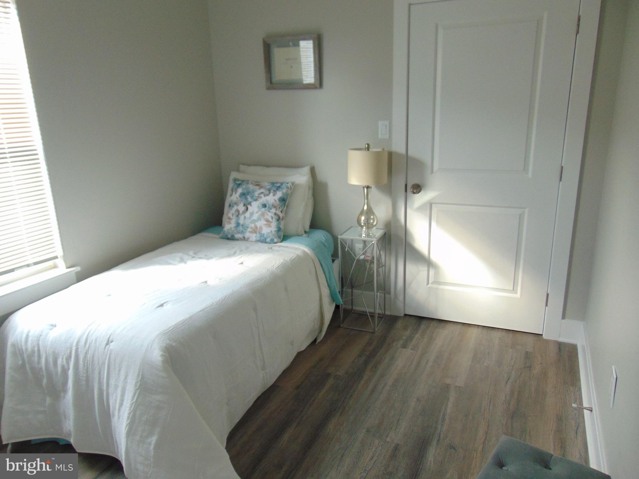 DOWNTOWN - Residential Lease