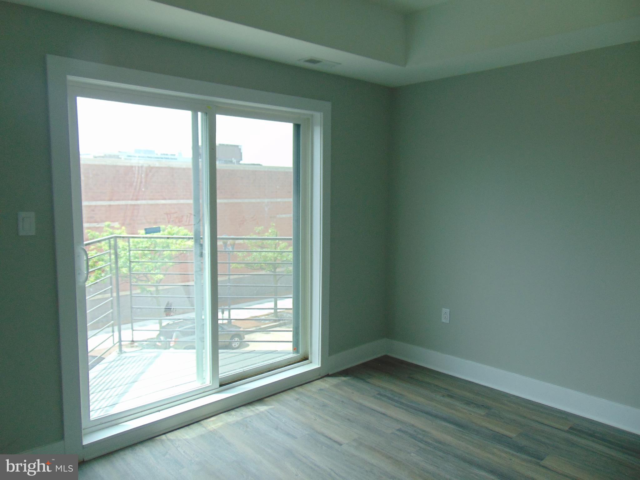 DOWNTOWN - Residential Lease