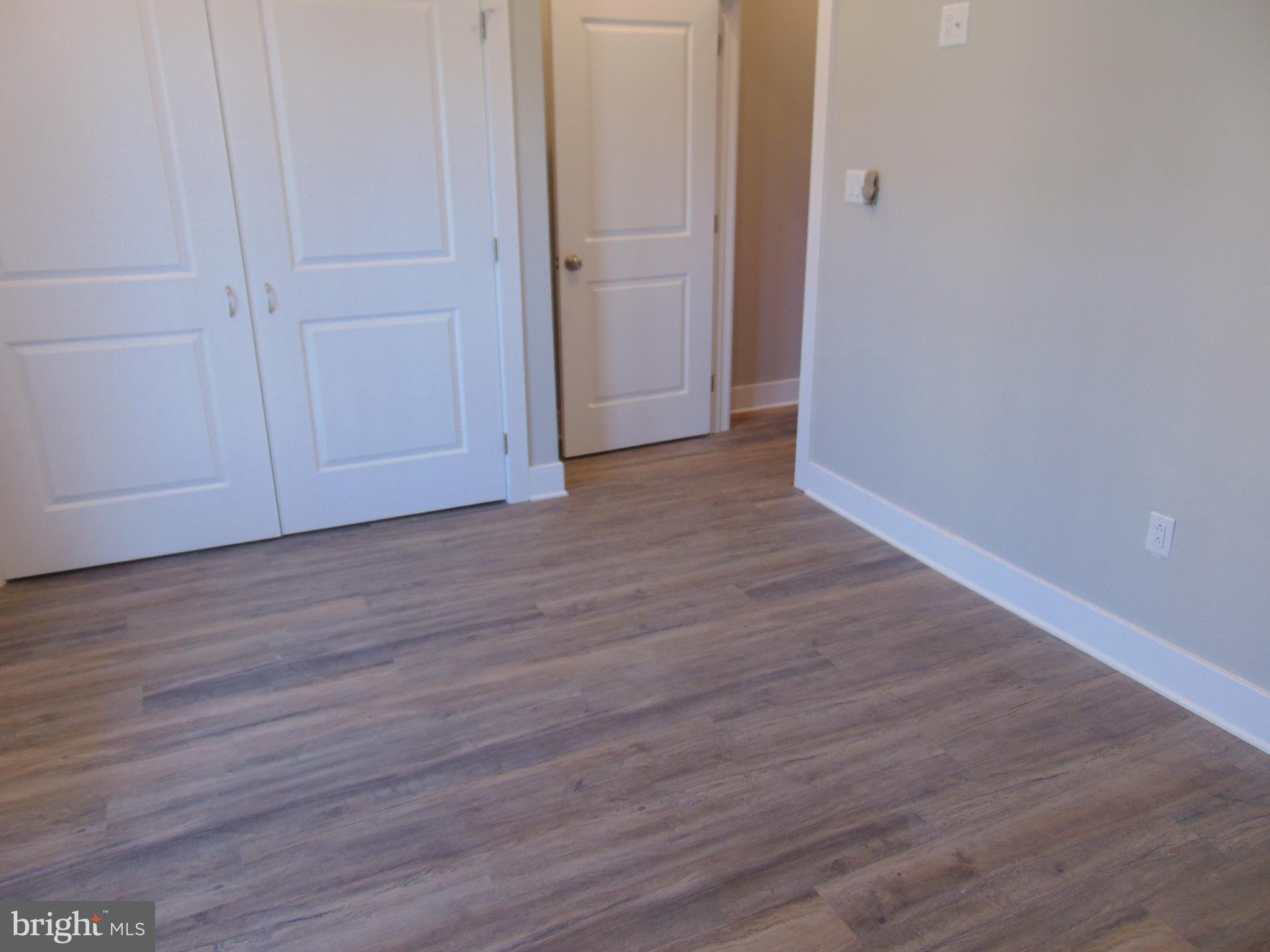 DOWNTOWN - Residential Lease