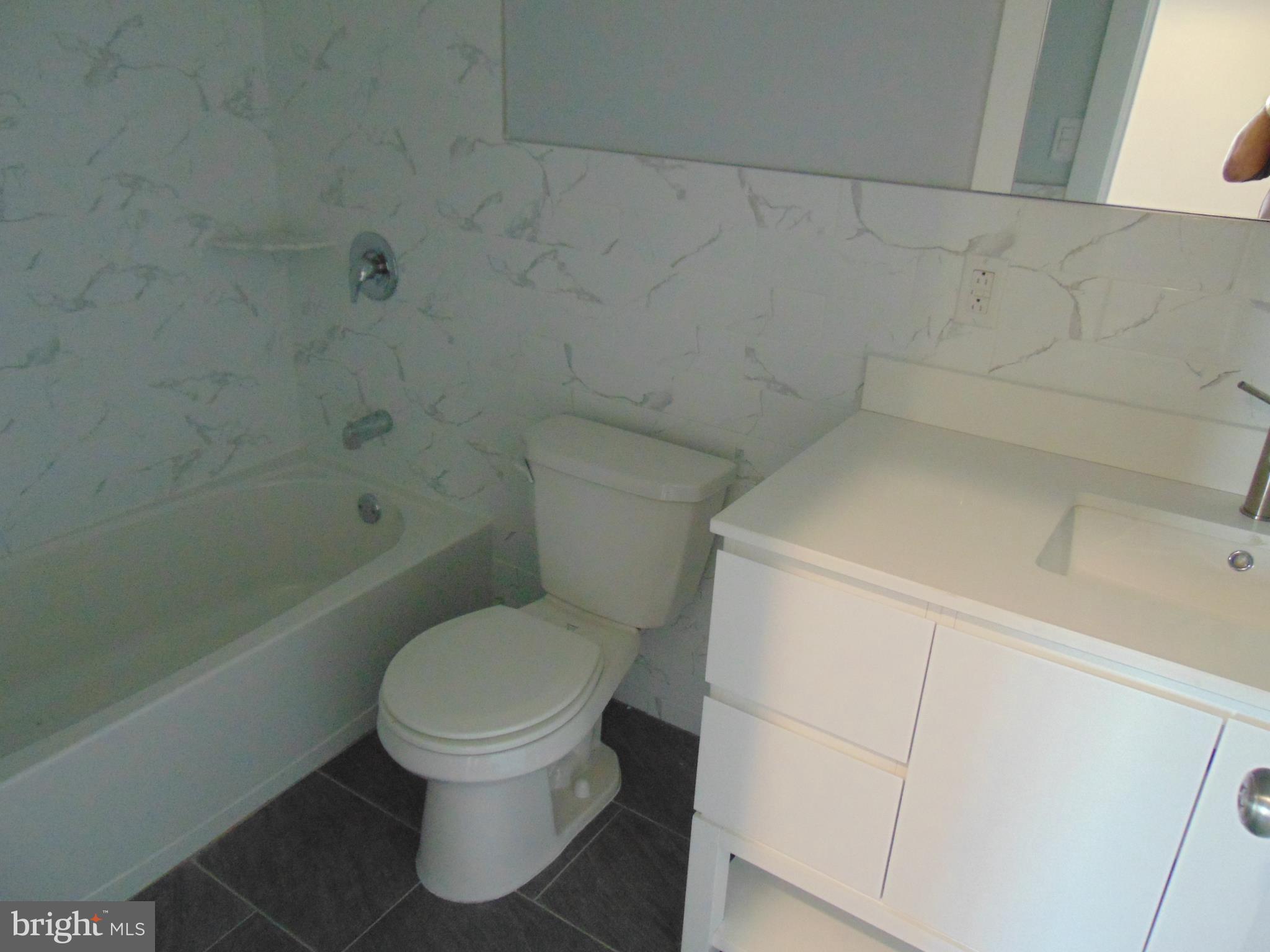 DOWNTOWN - Residential Lease