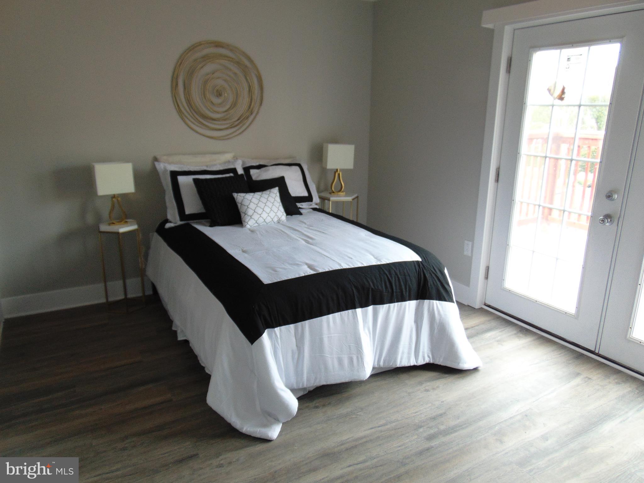 DOWNTOWN - Residential Lease