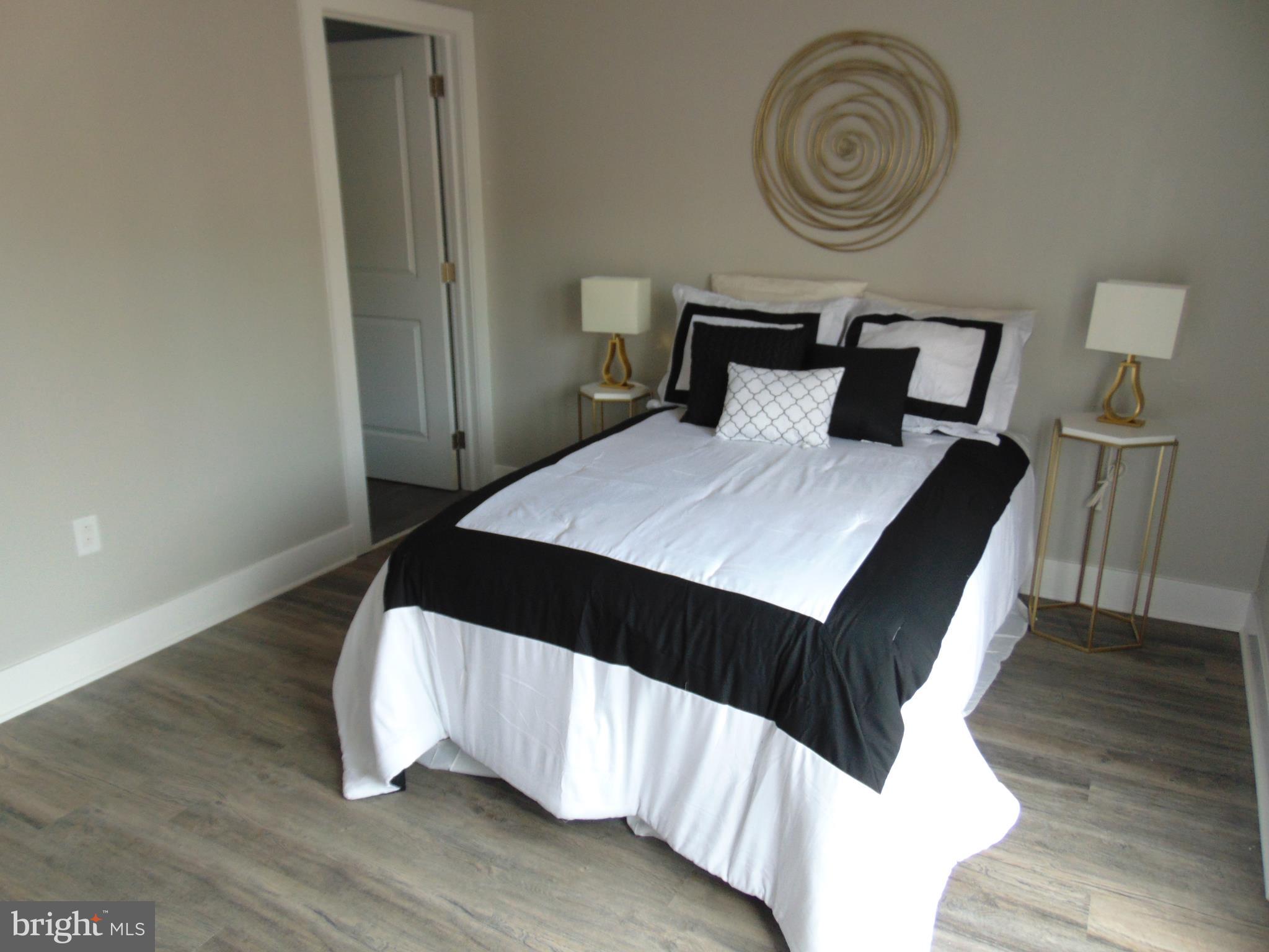 DOWNTOWN - Residential Lease