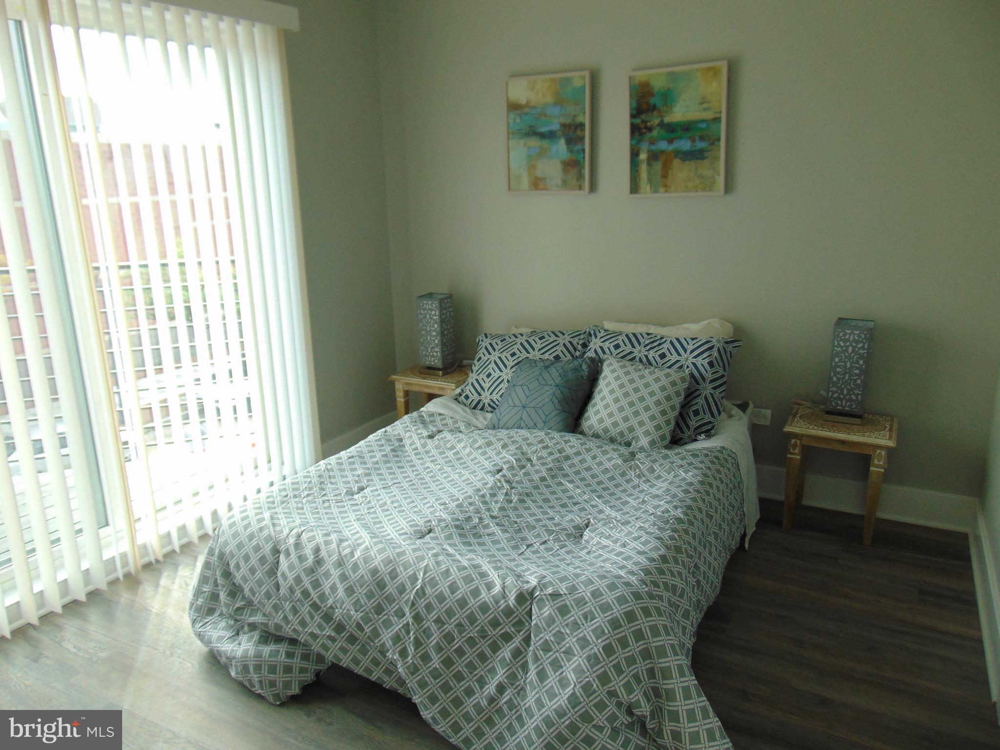 DOWNTOWN - Residential Lease