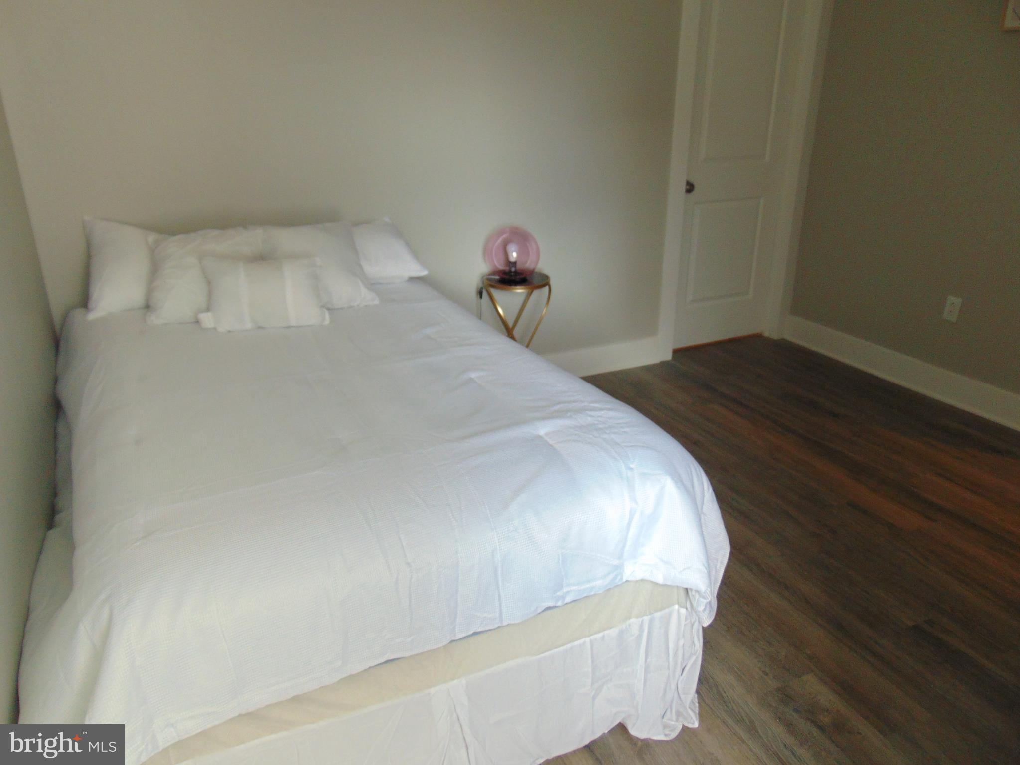 DOWNTOWN - Residential Lease