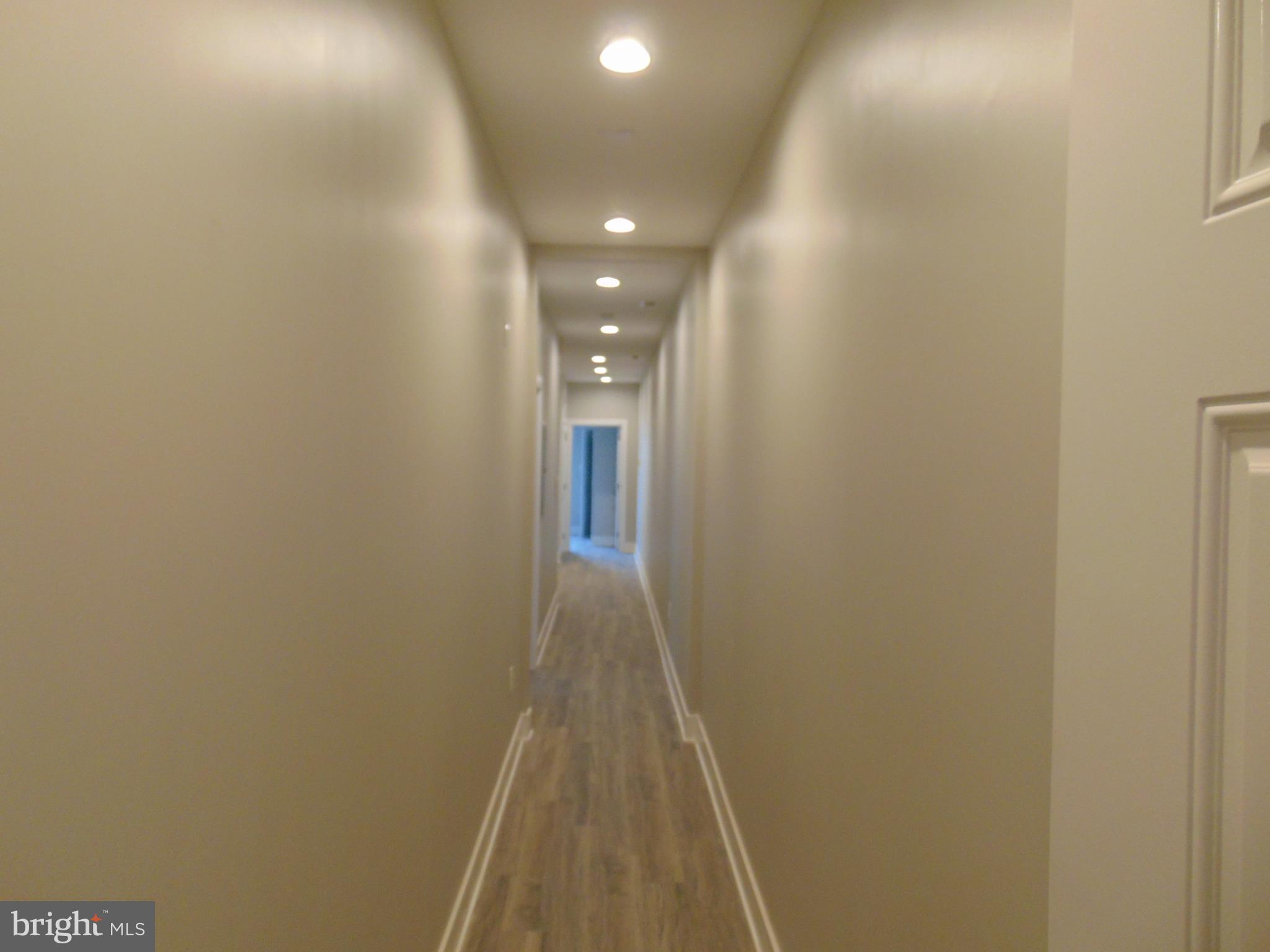 DOWNTOWN - Residential Lease