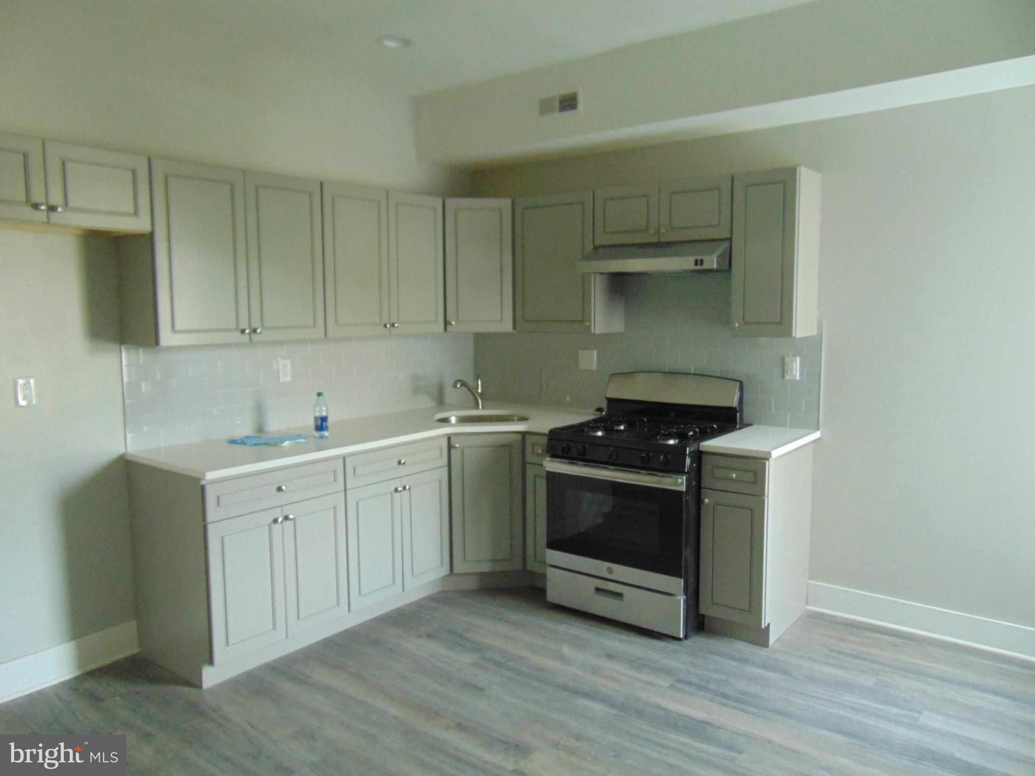 DOWNTOWN - Residential Lease