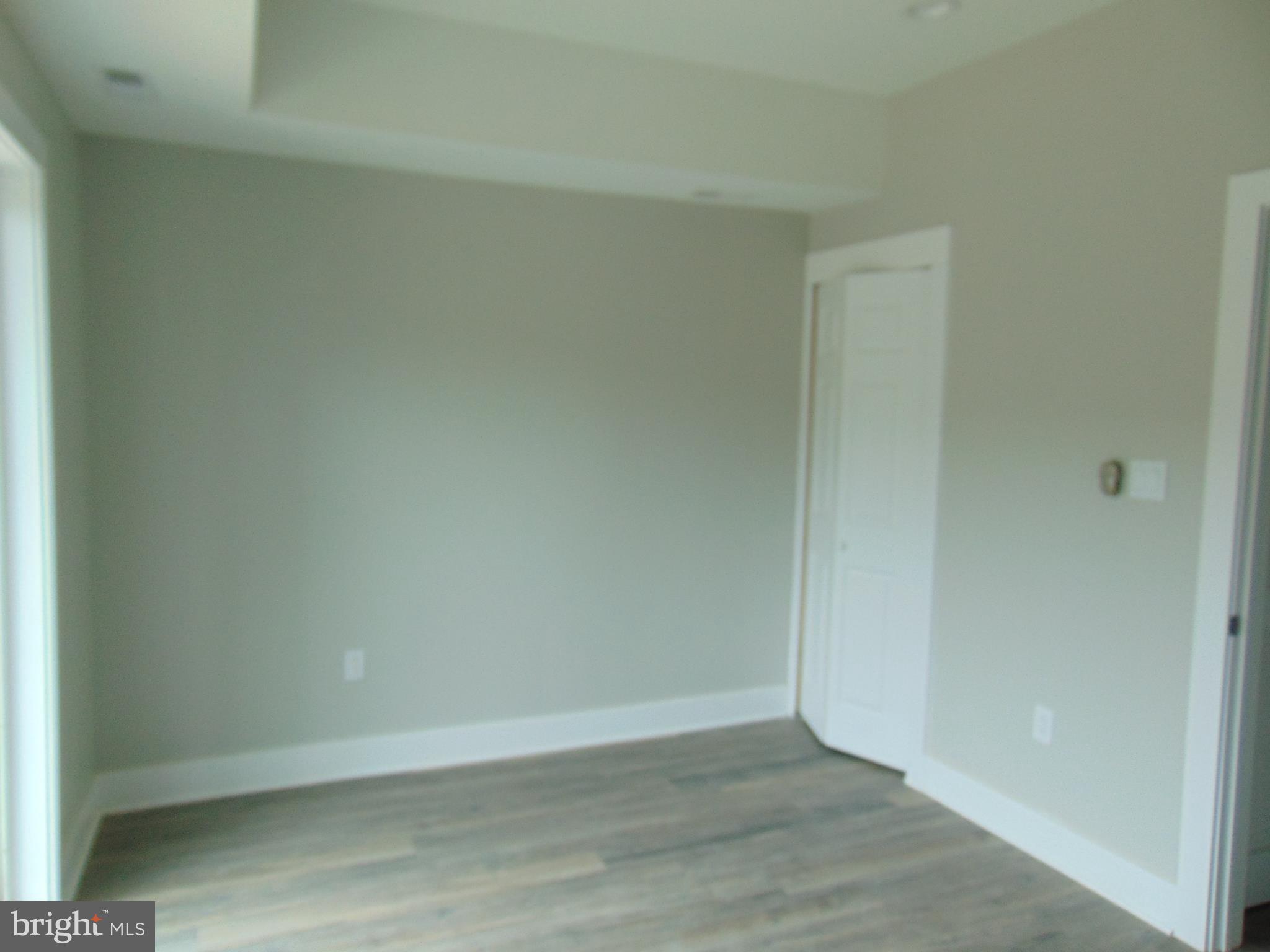 DOWNTOWN - Residential Lease