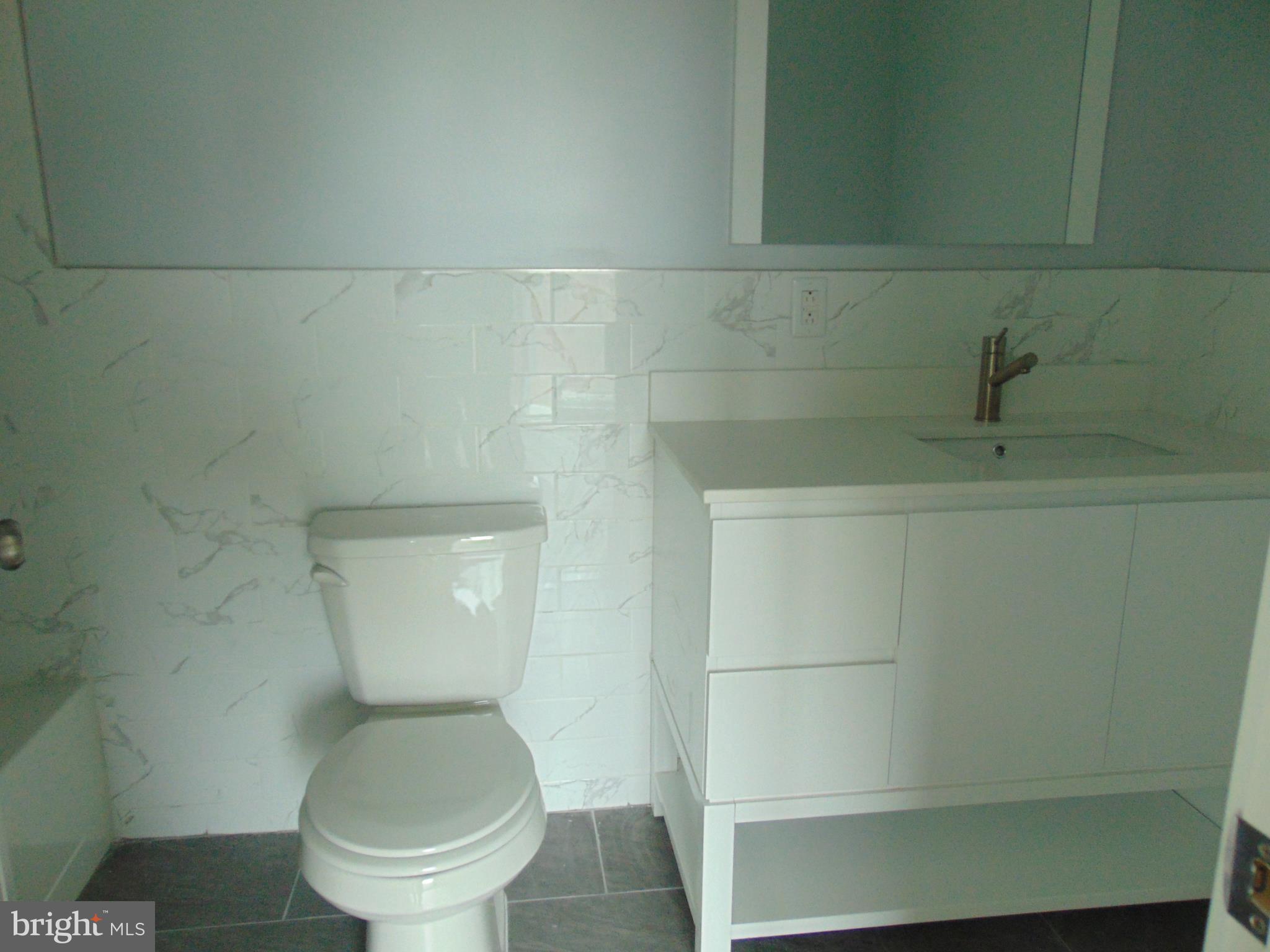 DOWNTOWN - Residential Lease