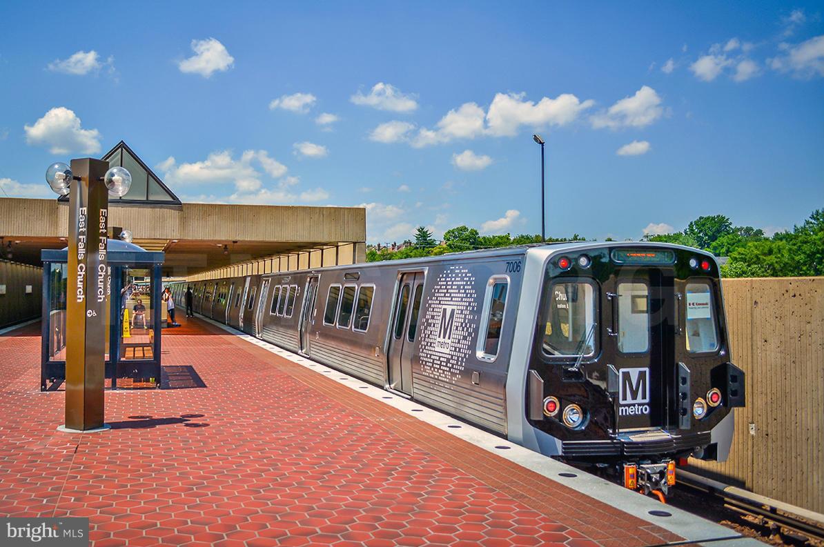 LEEWAY OVERLEE - Land