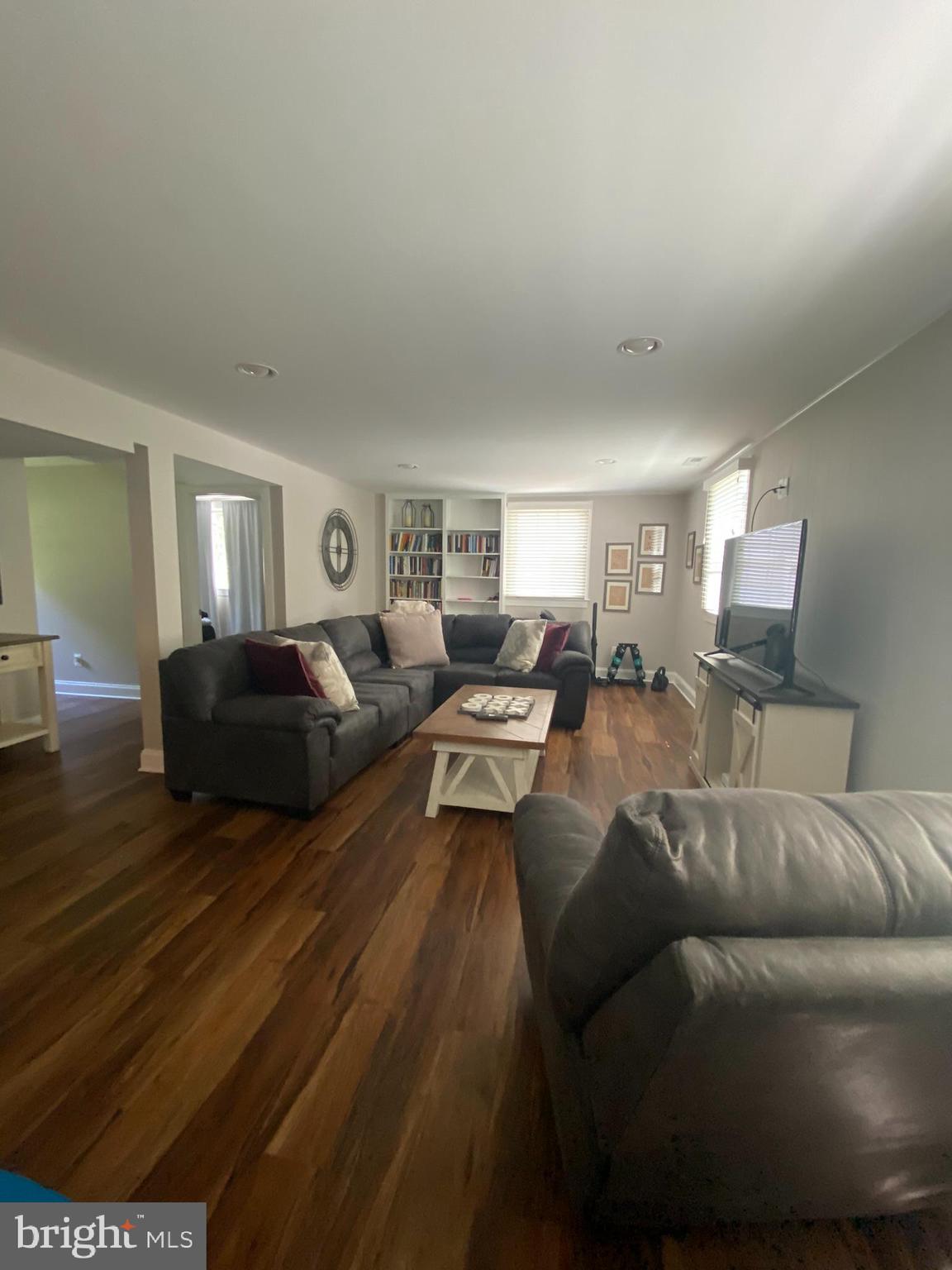 WAYNEWOOD - Residential Lease