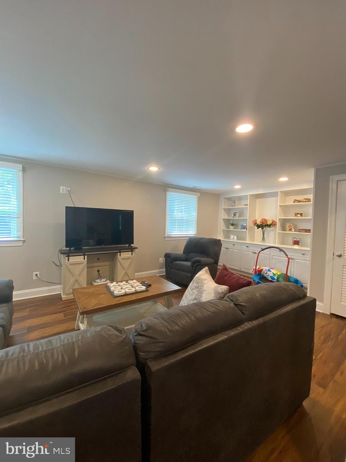 WAYNEWOOD - Residential Lease