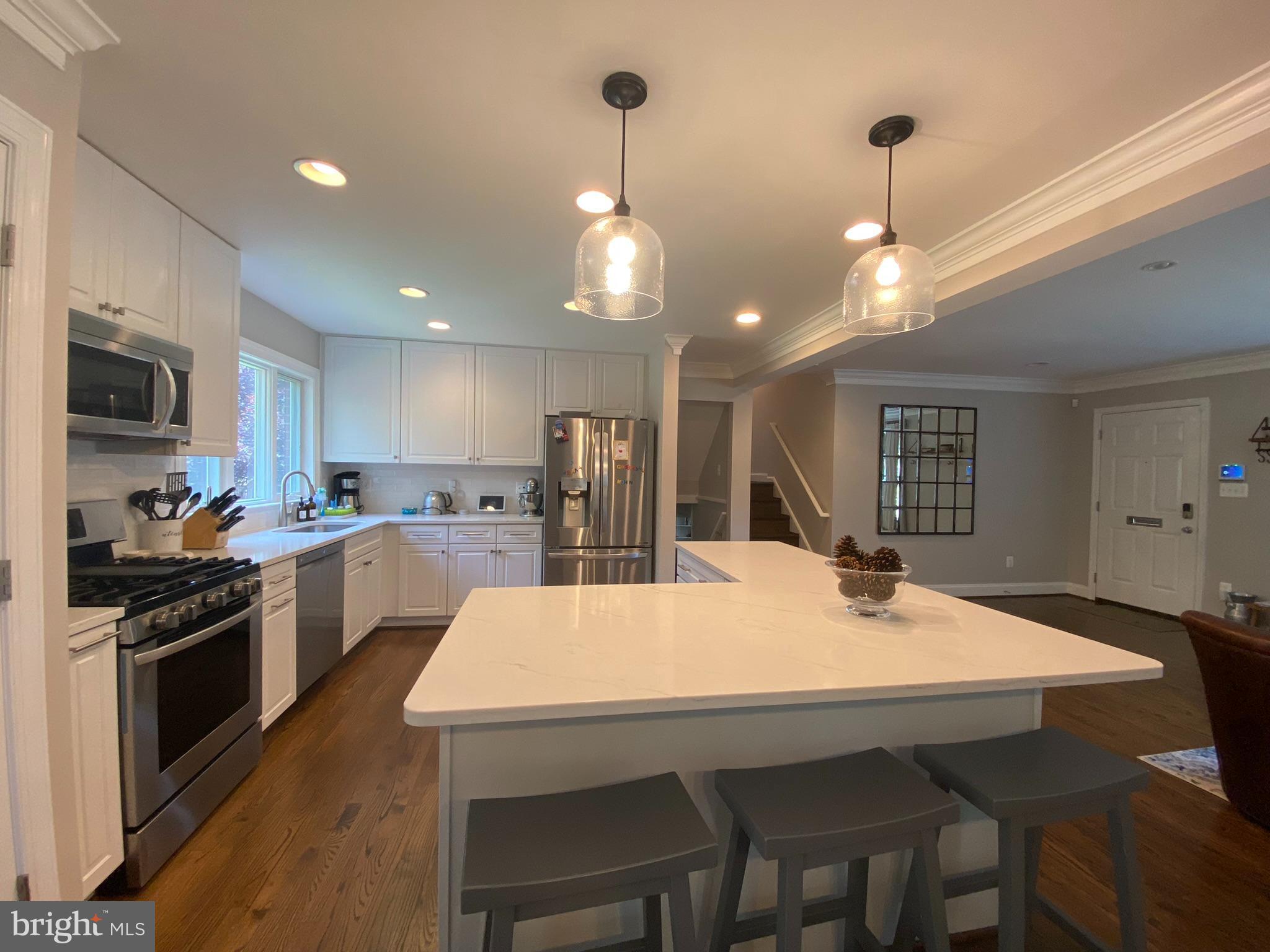 WAYNEWOOD - Residential Lease