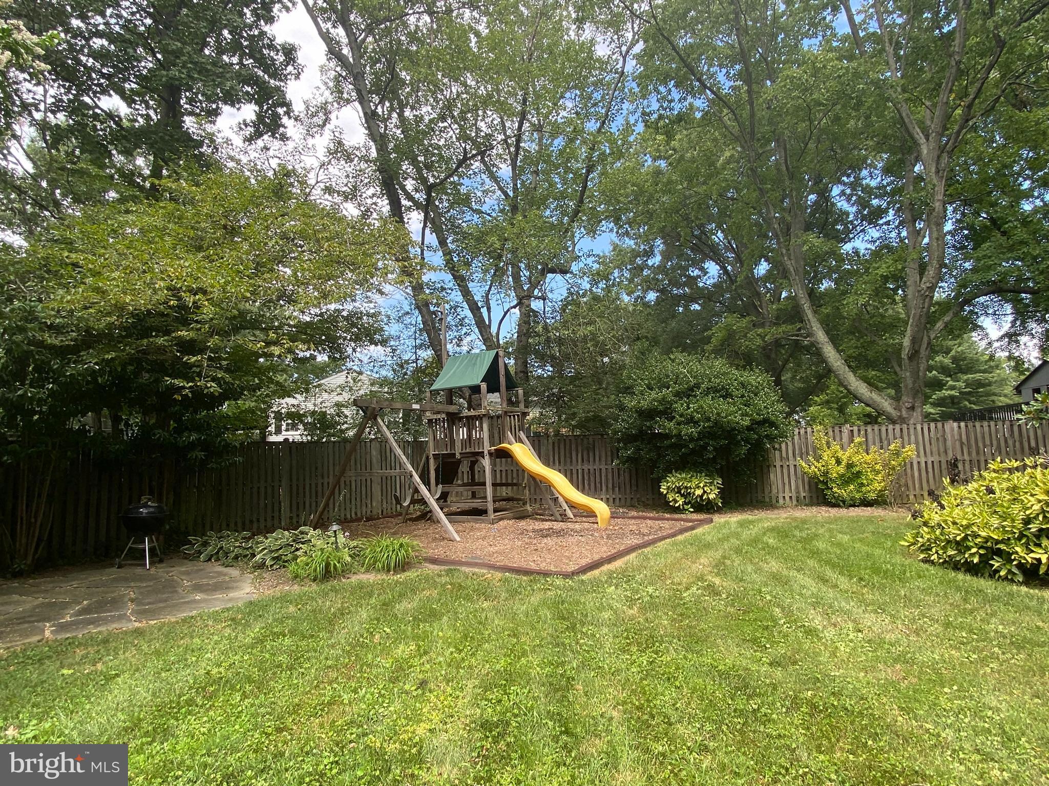 WAYNEWOOD - Residential Lease