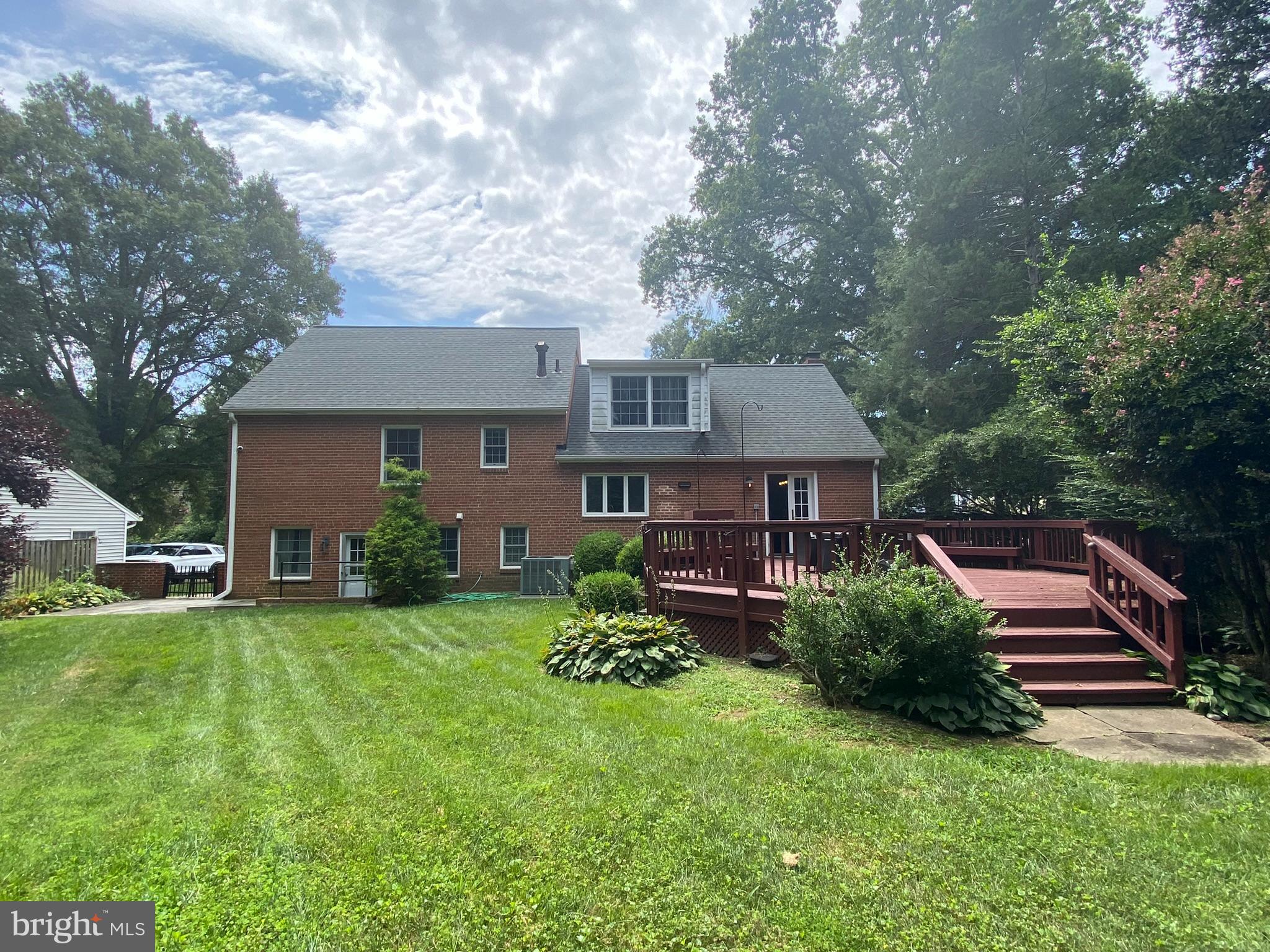 WAYNEWOOD - Residential Lease