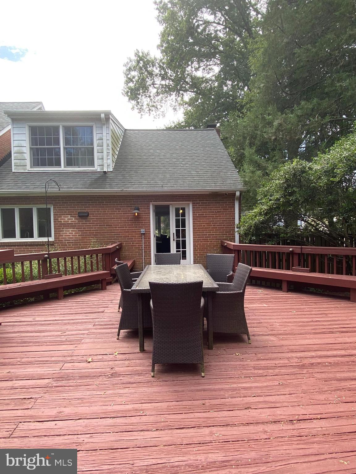 WAYNEWOOD - Residential Lease