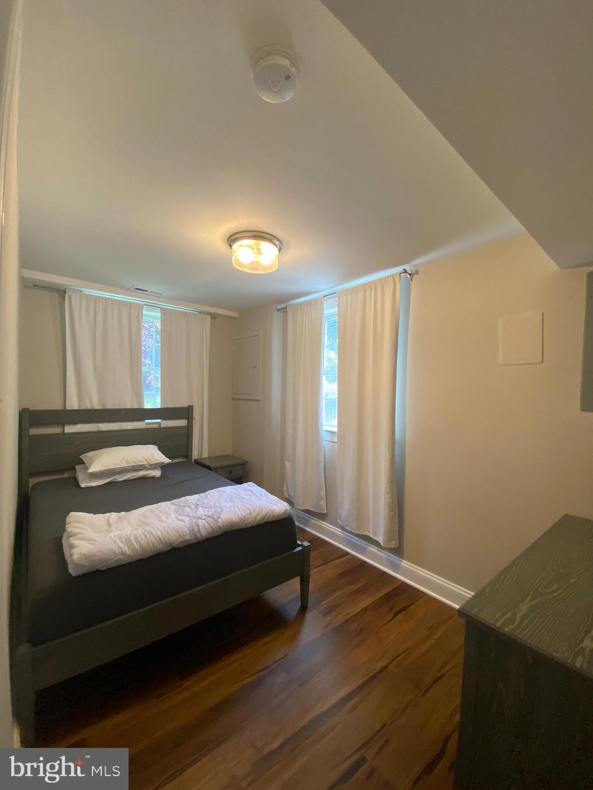 WAYNEWOOD - Residential Lease