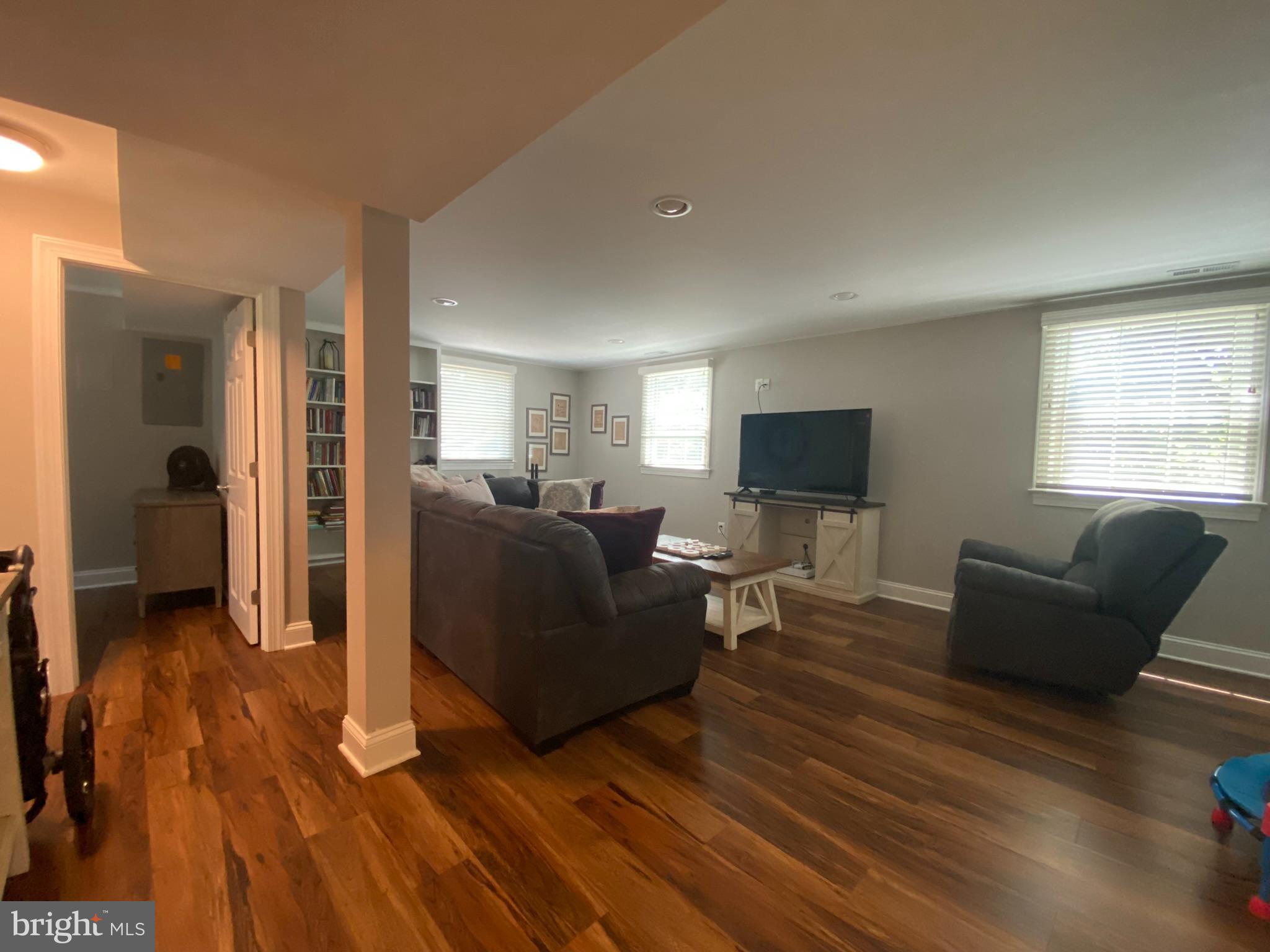 WAYNEWOOD - Residential Lease