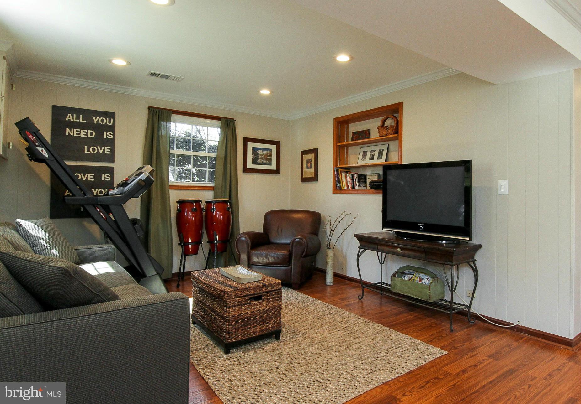 CEDAR CREST - Residential