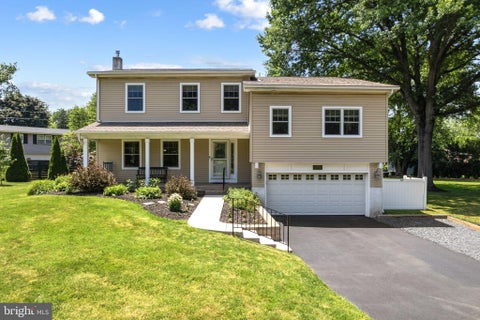 Homes For Sale - 1674 Fort Washington Avenue<br/> Montgomery County, AMBLER, PA 19002