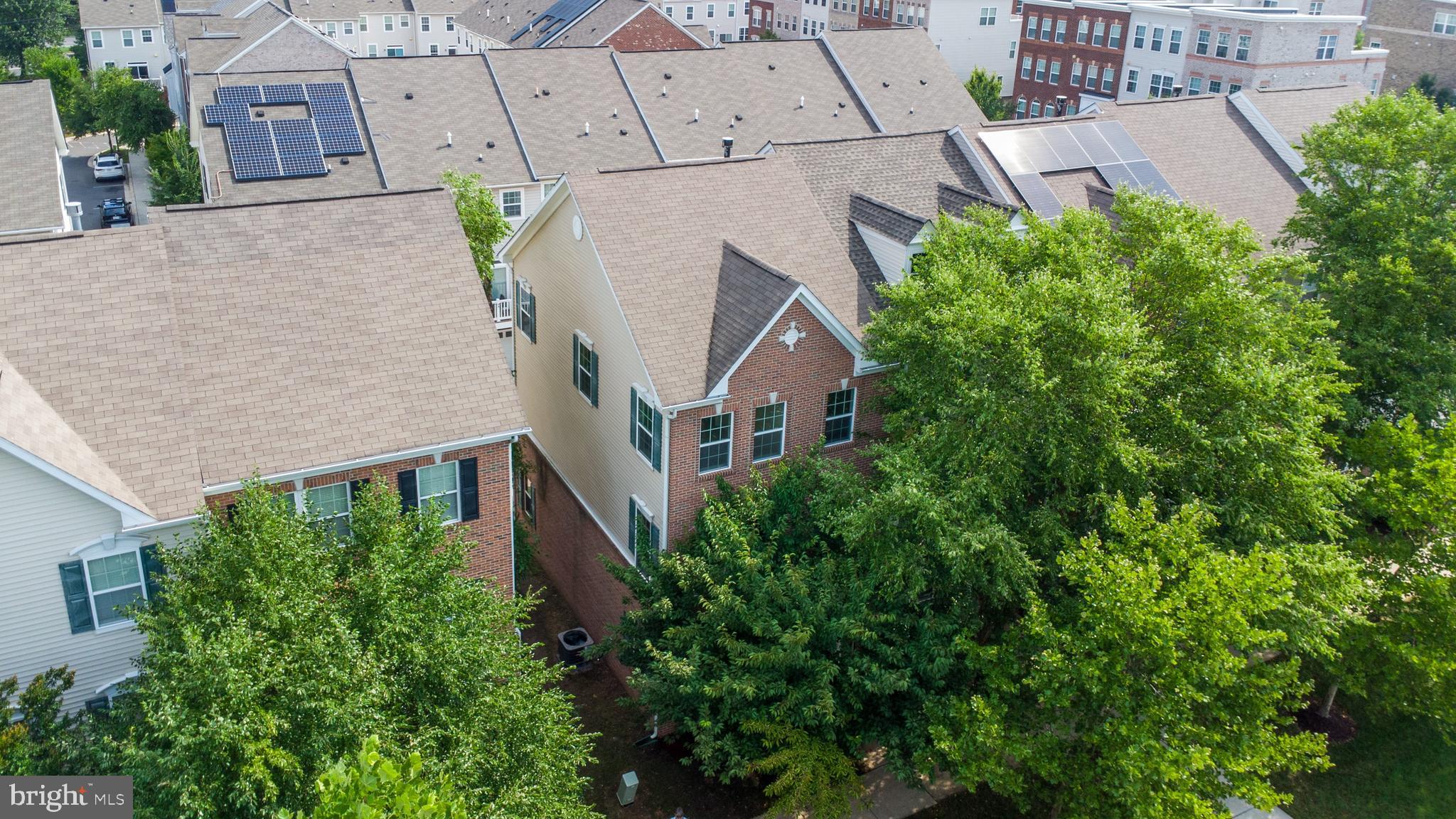 1709 FERNWOOD DRIVE
