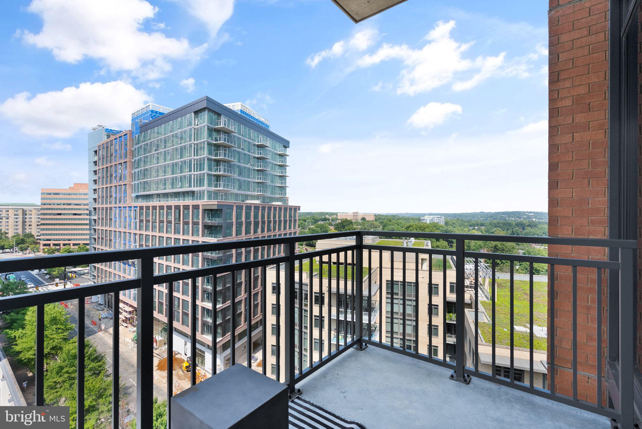 COURTHOUSE - Residential