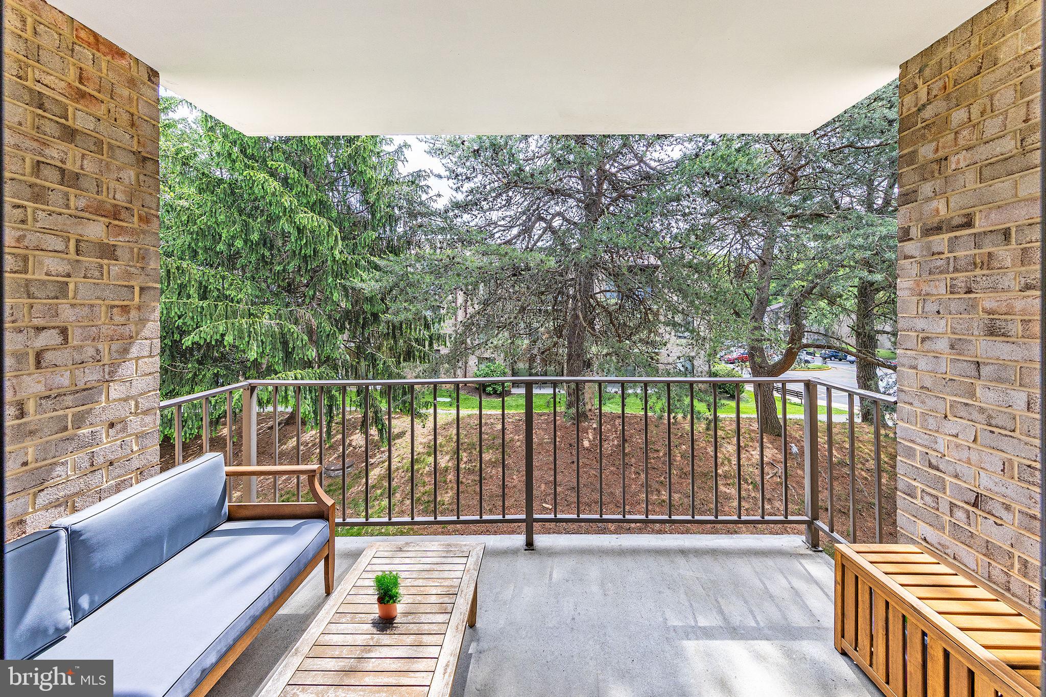 2042 ROYAL FERN COURT 18/11B