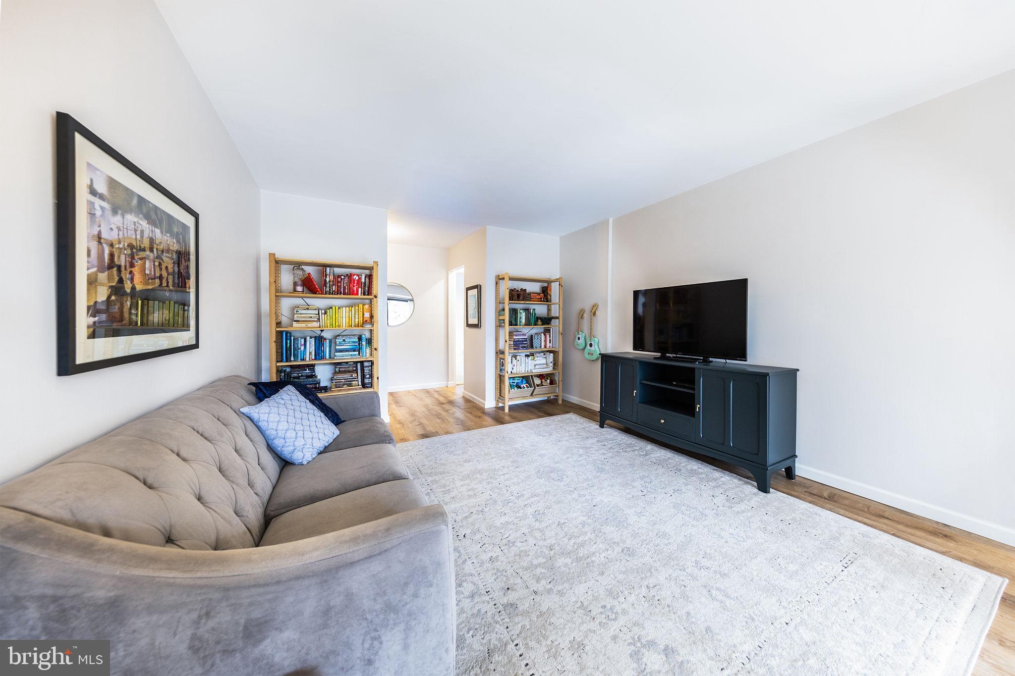 2042 ROYAL FERN COURT 18/11B