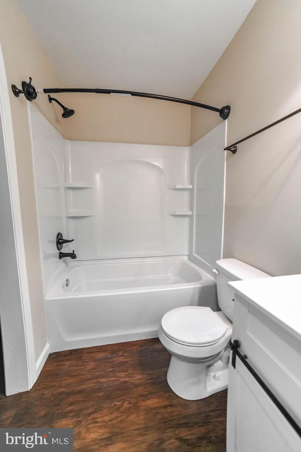 CEDAR COVE - Residential