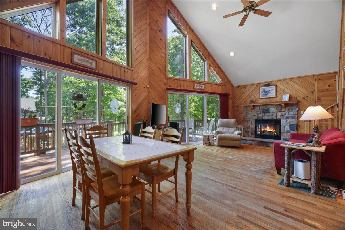 6 LAKESIDE DRIVE