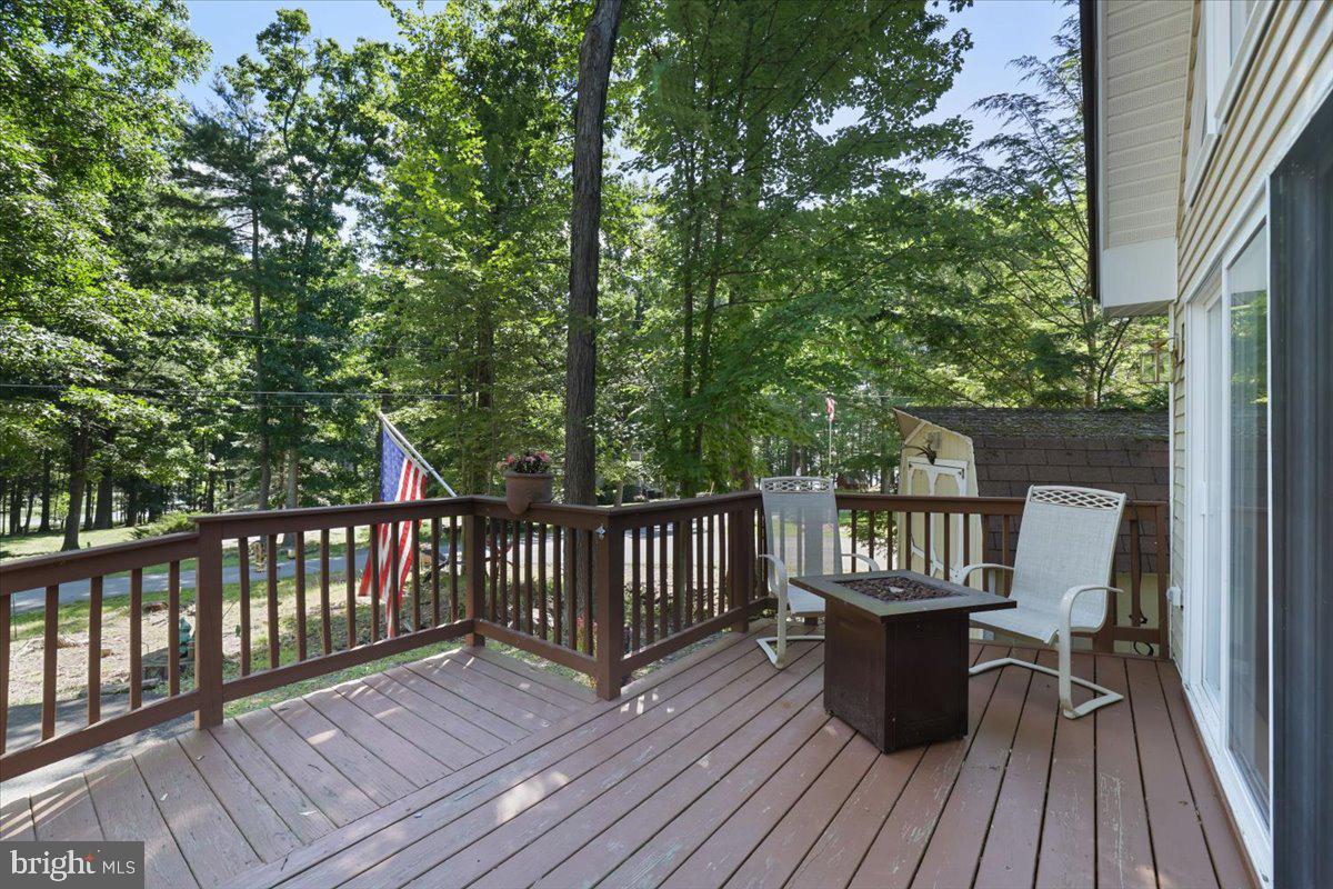 6 LAKESIDE DRIVE