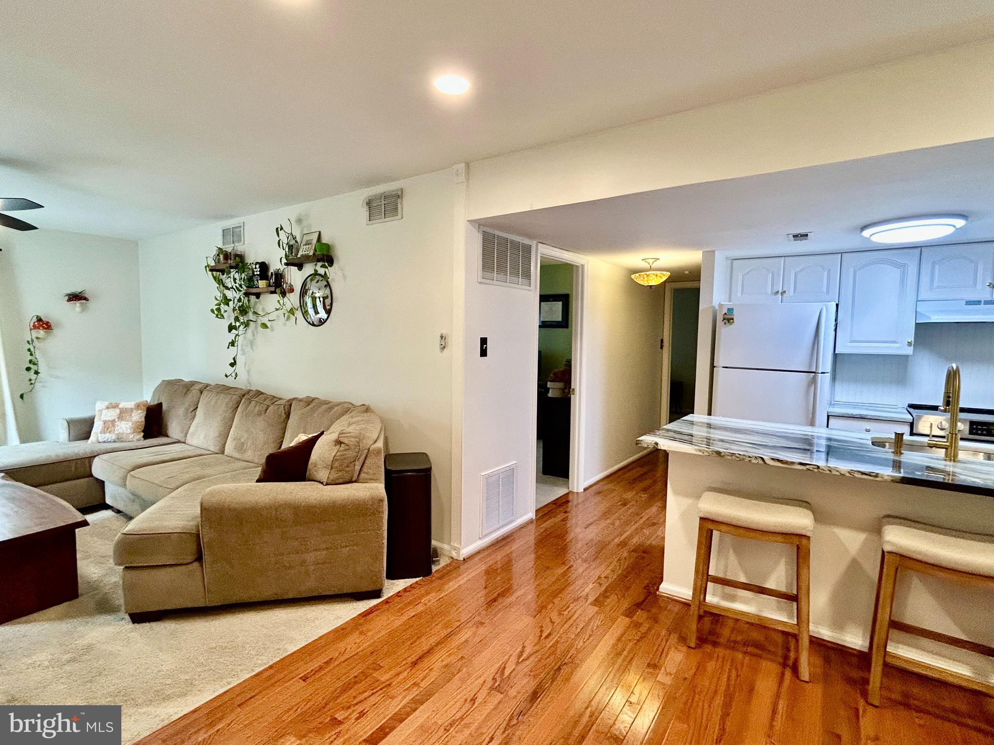 CHATHAM VIL OF TOW - Residential