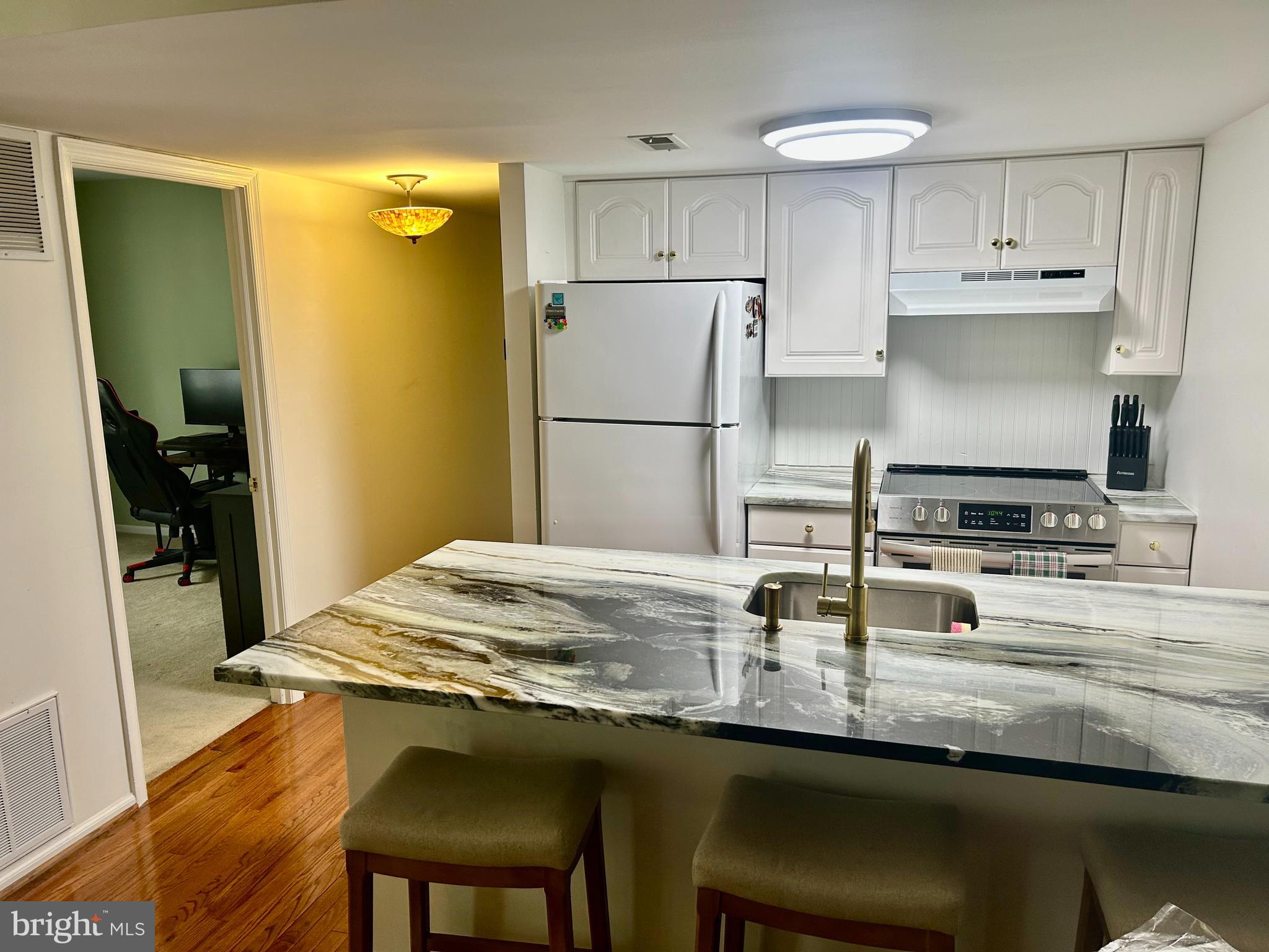 CHATHAM VIL OF TOW - Residential