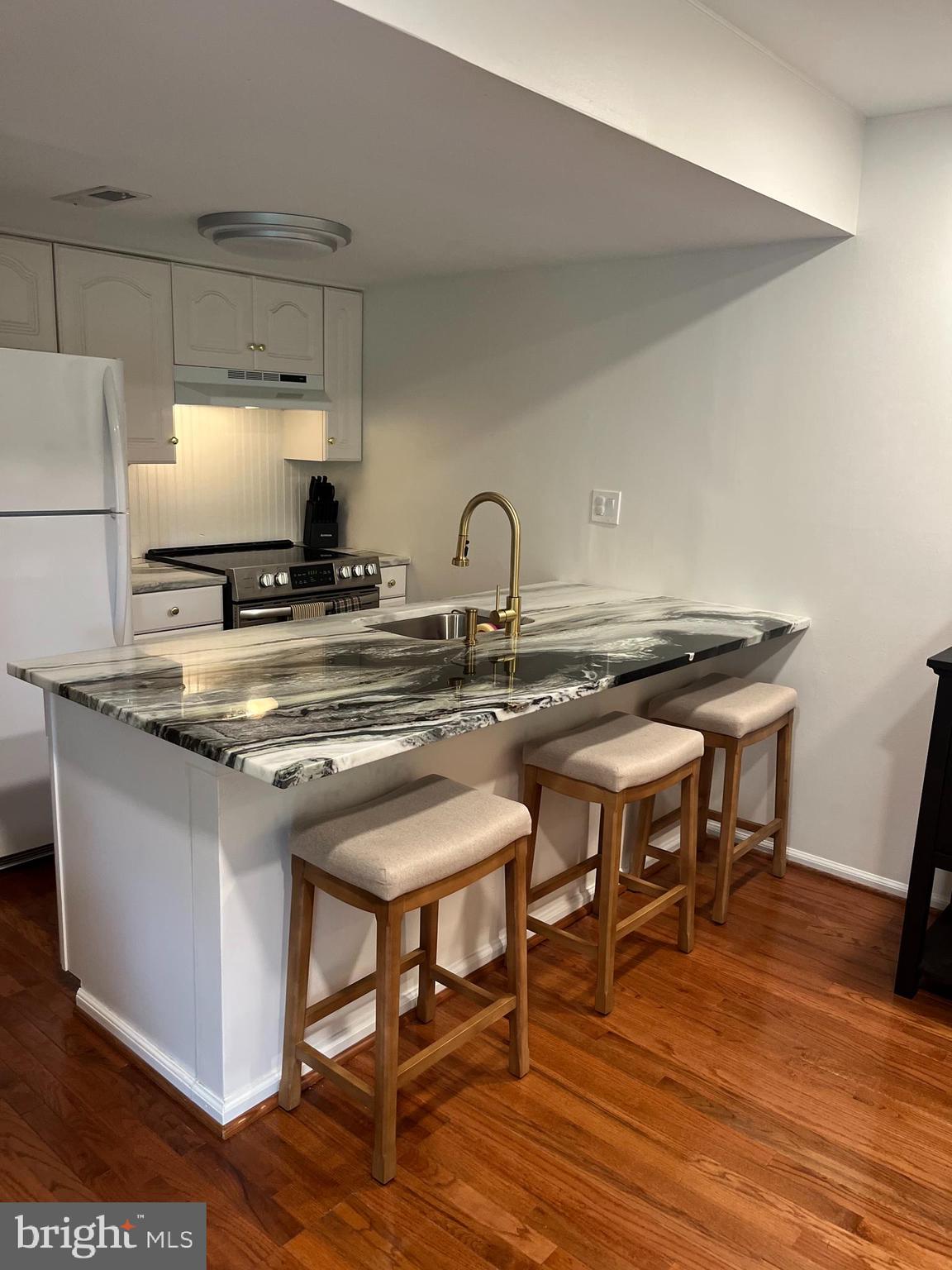 CHATHAM VIL OF TOW - Residential