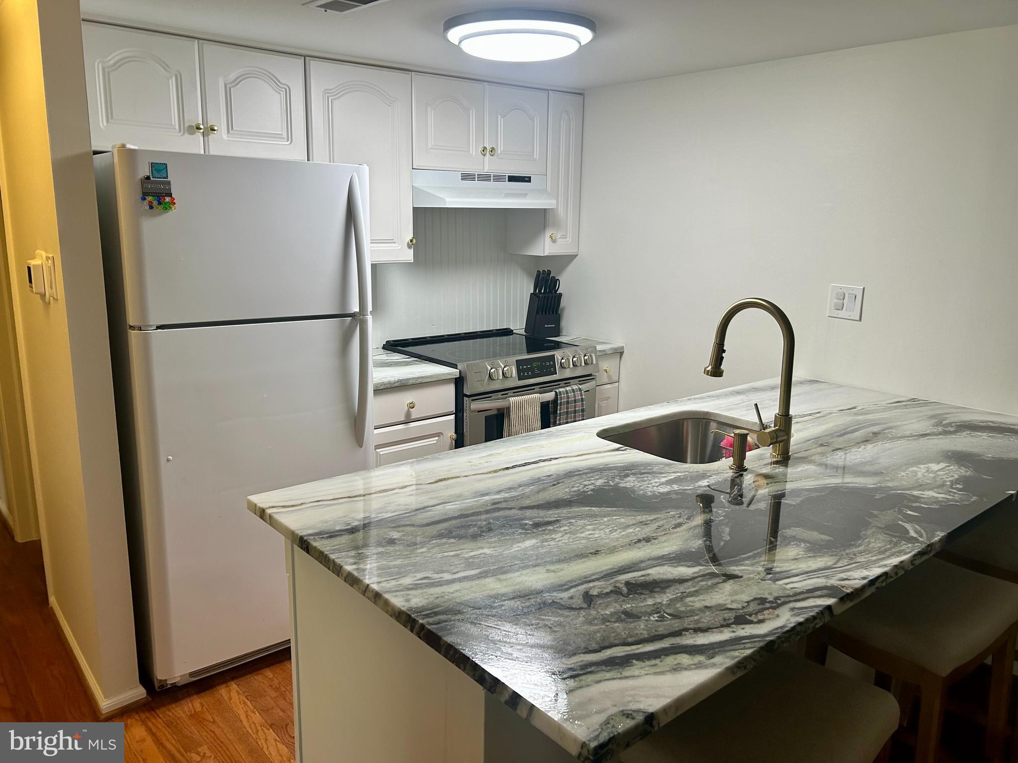 CHATHAM VIL OF TOW - Residential