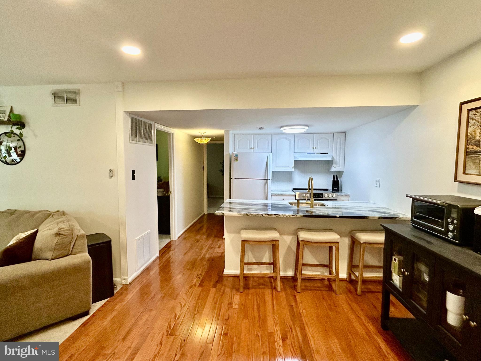 CHATHAM VIL OF TOW - Residential