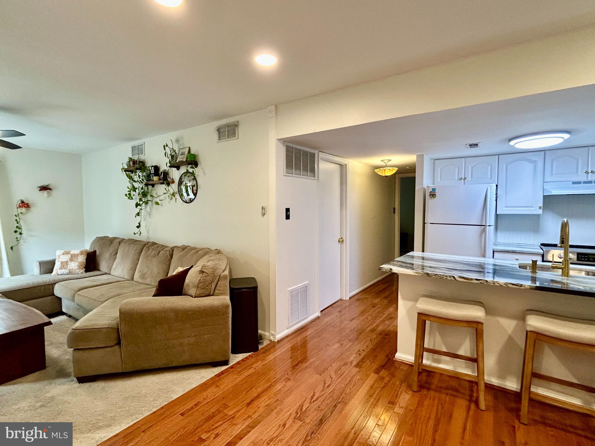 CHATHAM VIL OF TOW - Residential