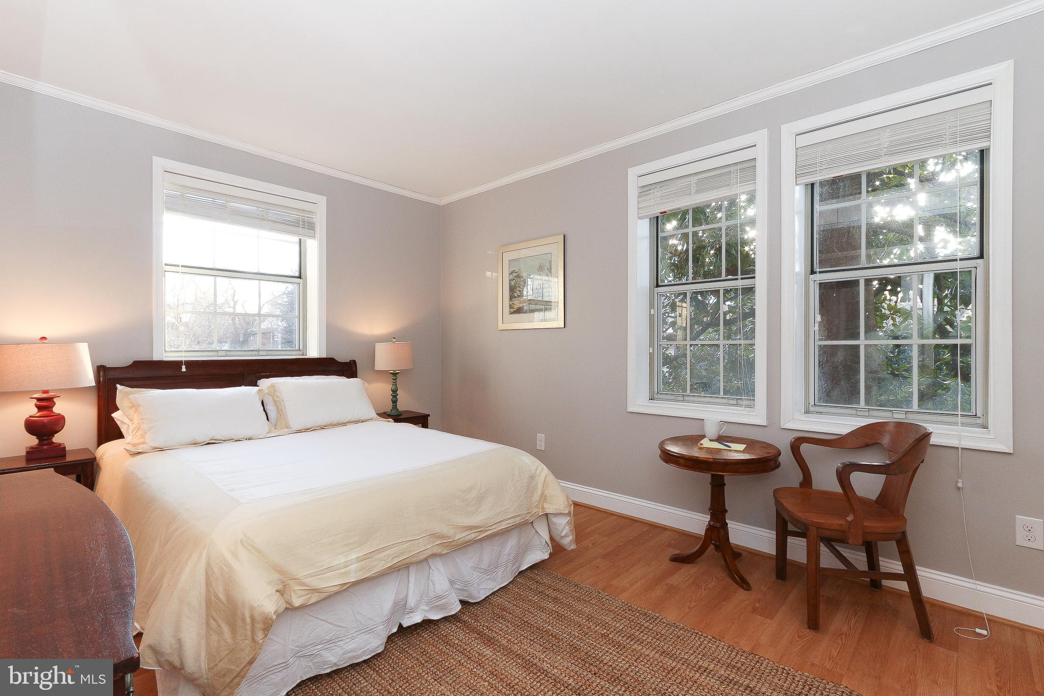 1800 N QUEENS LANE 4-199