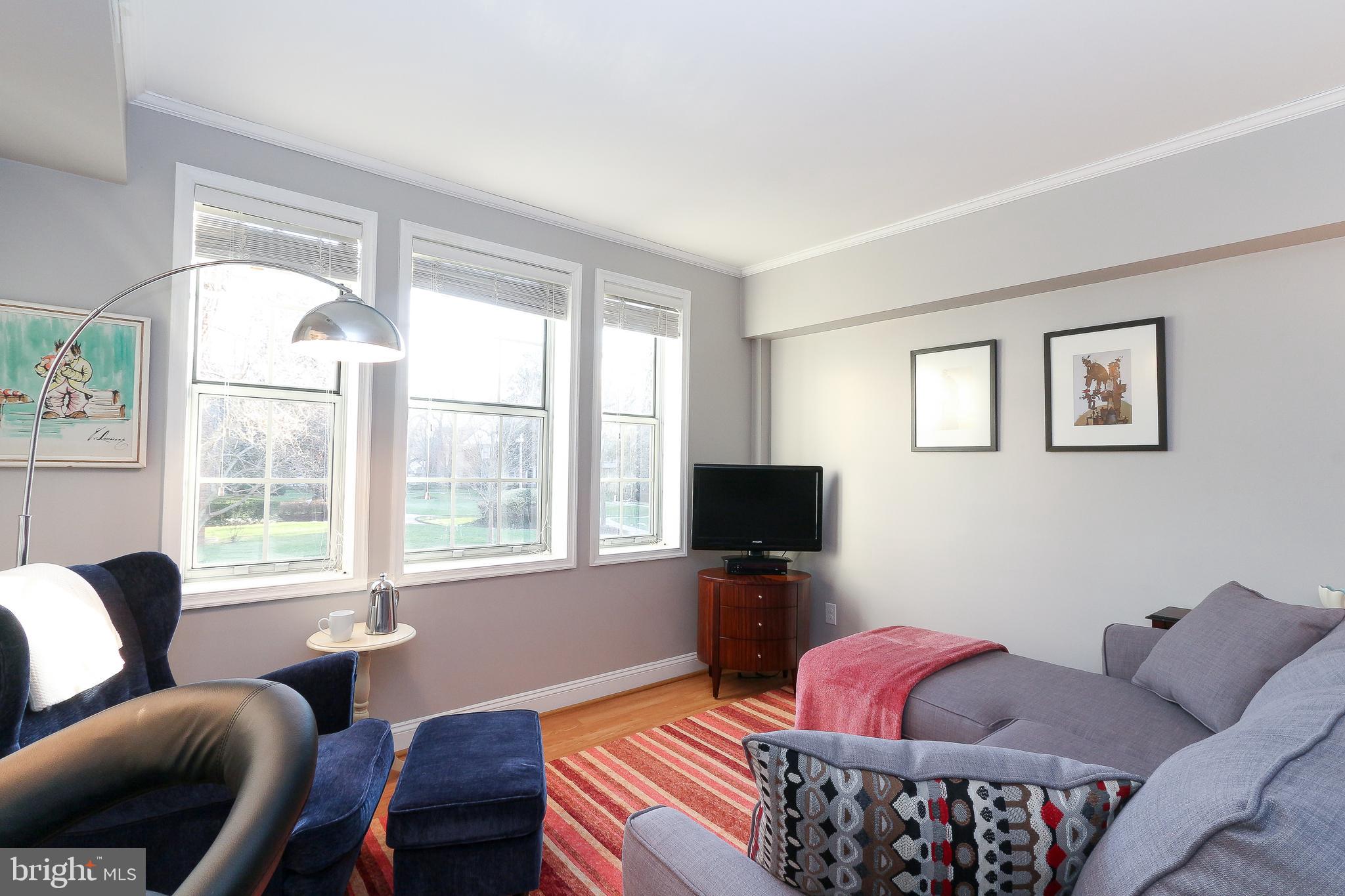 1800 N QUEENS LANE 4-199