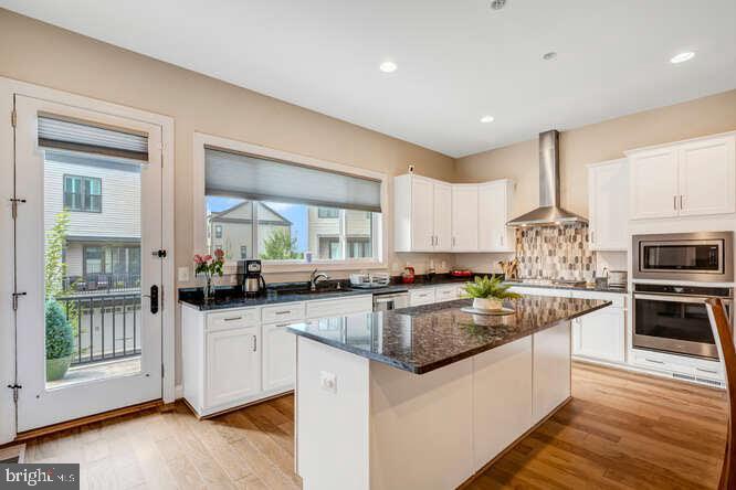 WEST OAKS CORNER - Residential Lease