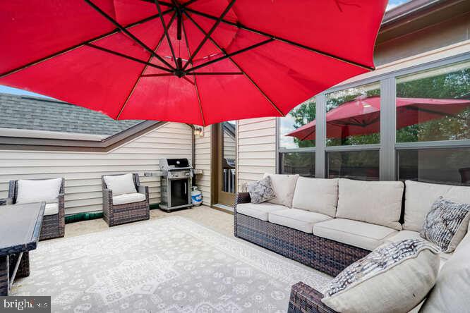 WEST OAKS CORNER - Residential Lease