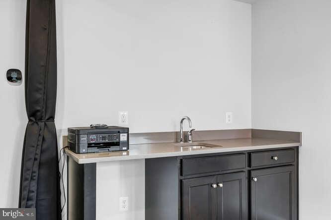 WEST OAKS CORNER - Residential Lease