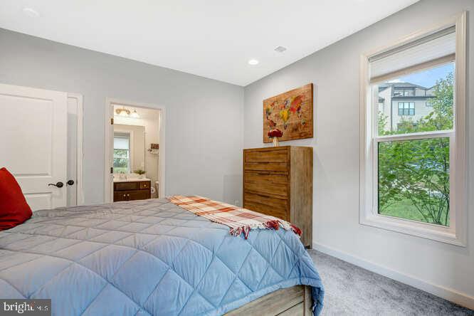 WEST OAKS CORNER - Residential Lease