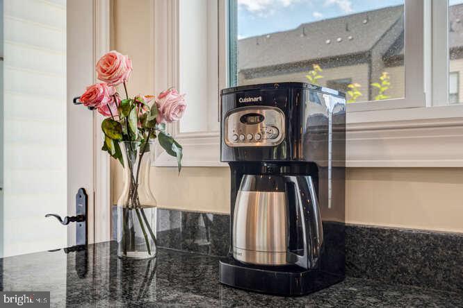 WEST OAKS CORNER - Residential Lease